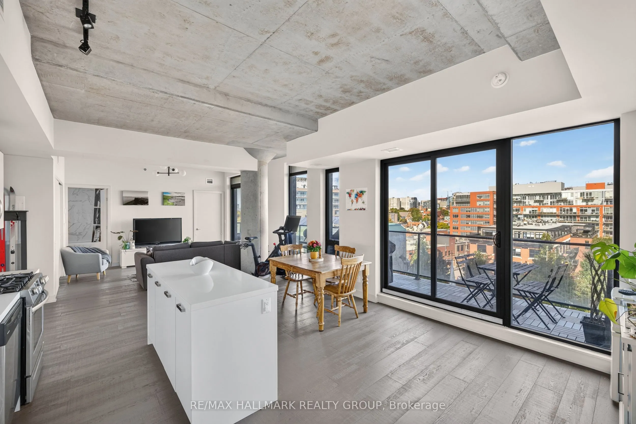 203 Catherine Street #714