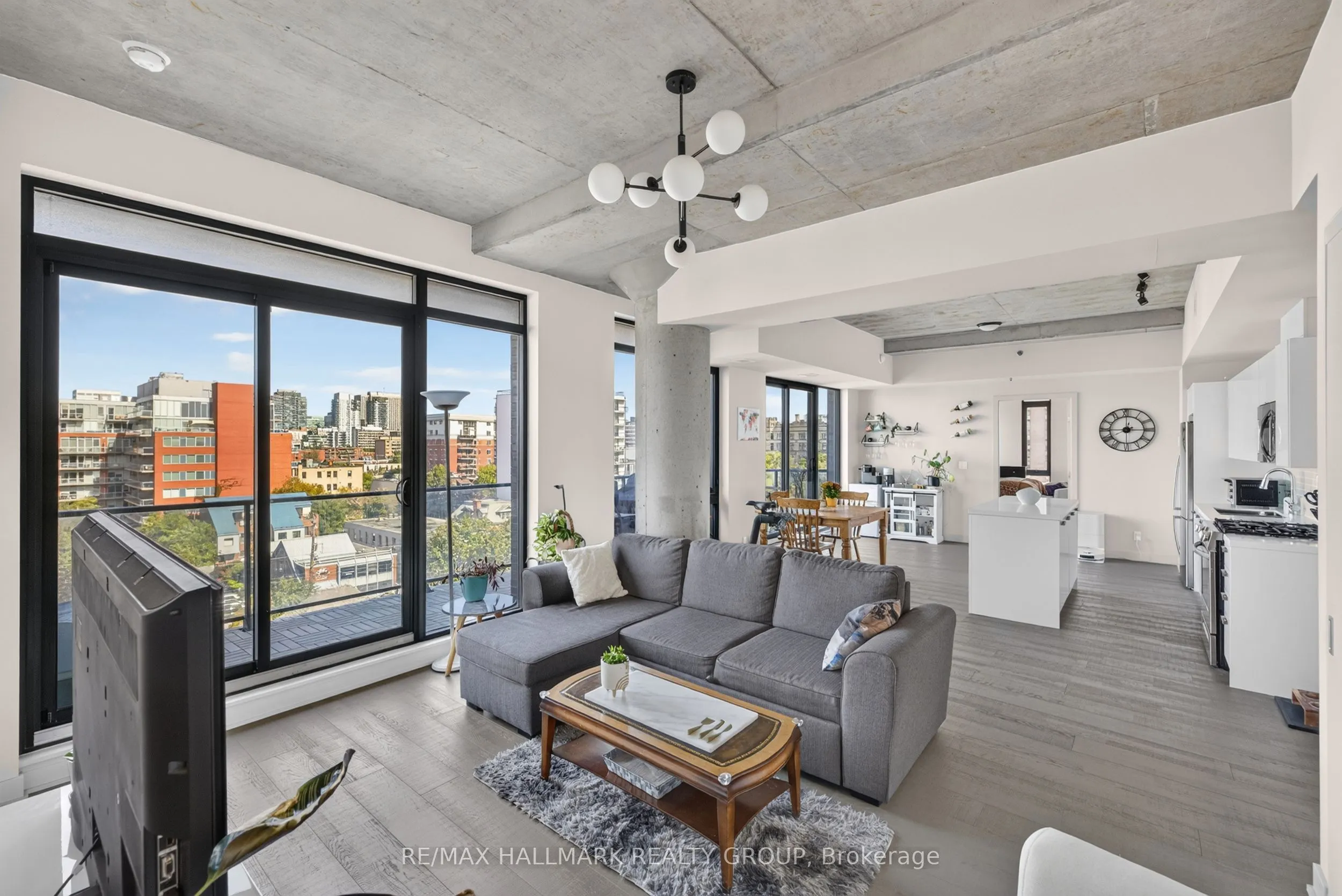203 Catherine Street #714
