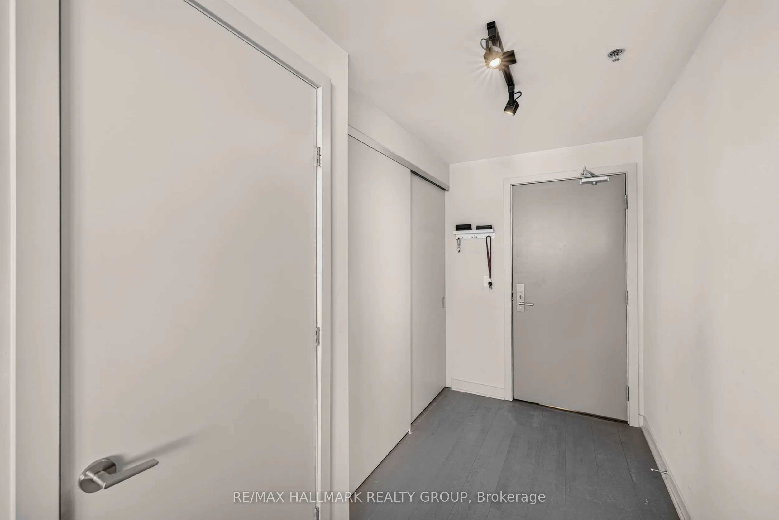 203 Catherine Street #714