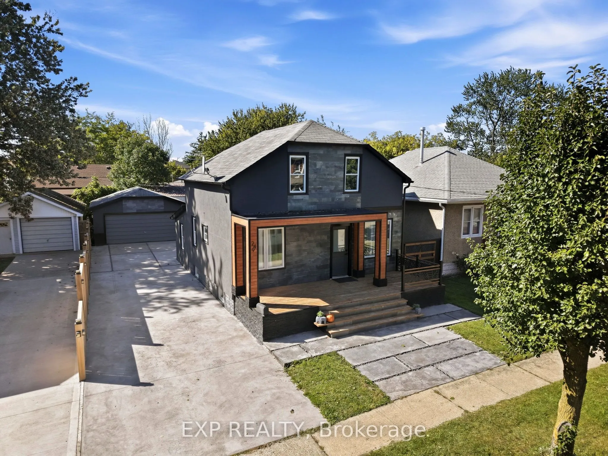 249 Wallace Avenue S