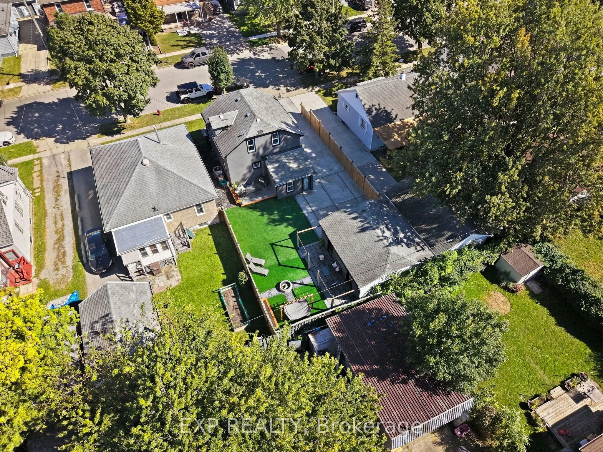 249 Wallace Avenue S