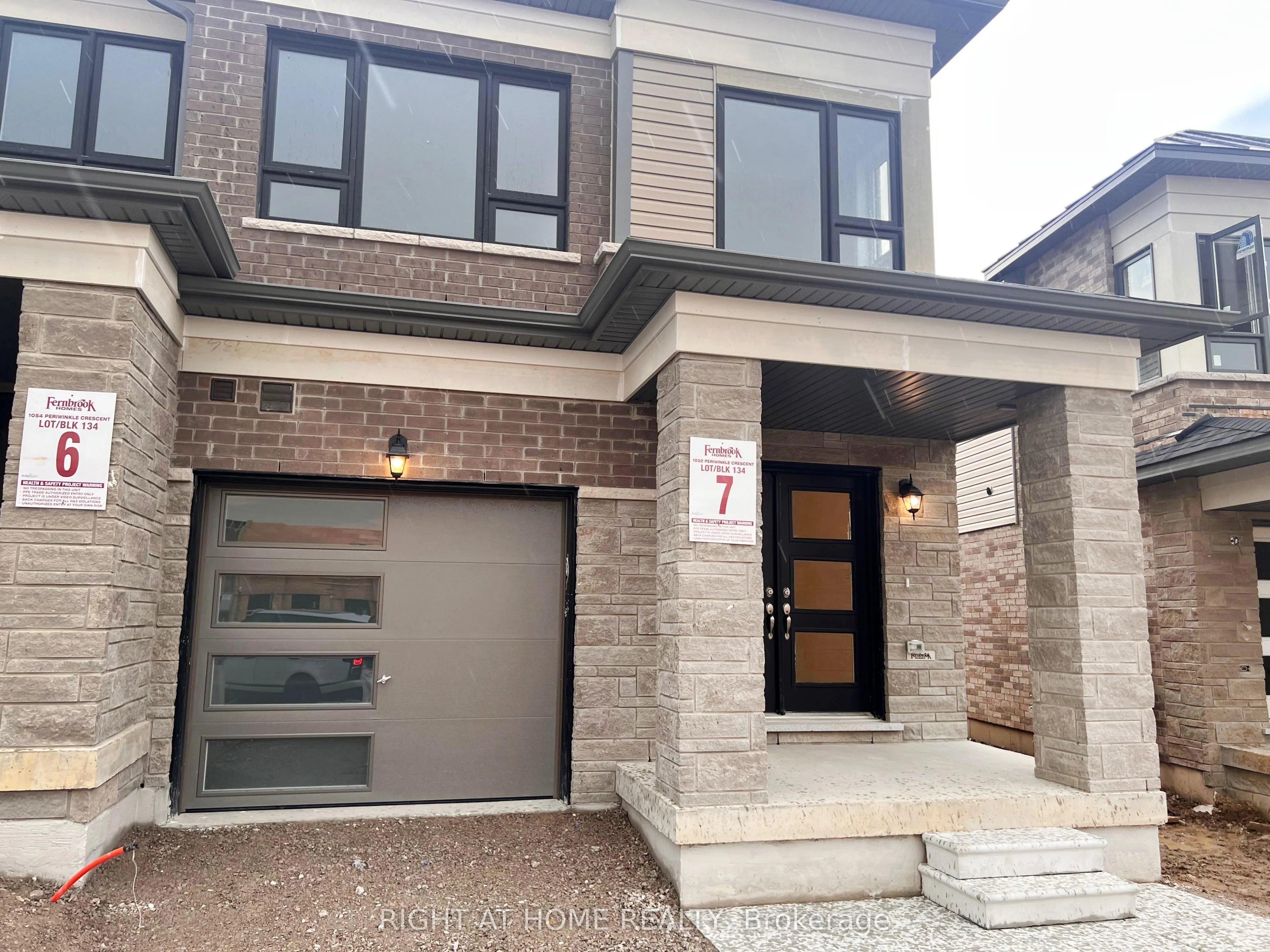 1052 Periwinkle Crescent