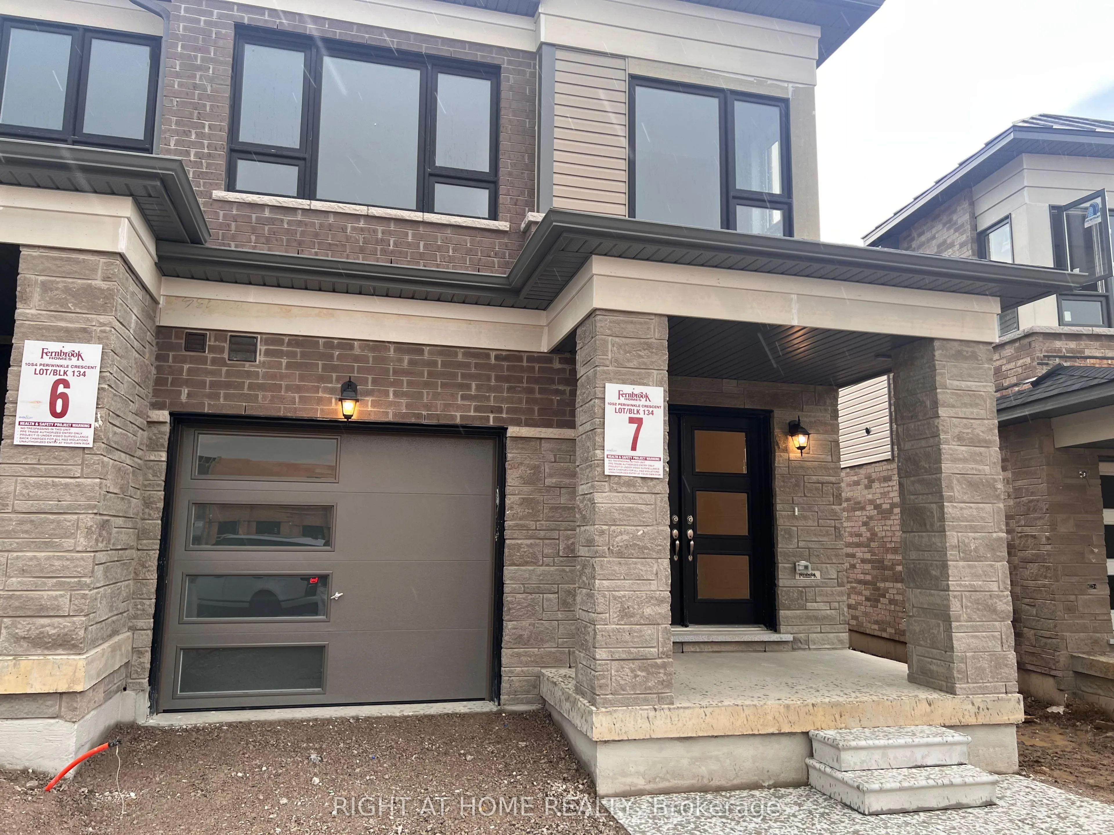 1052 Periwinkle Crescent