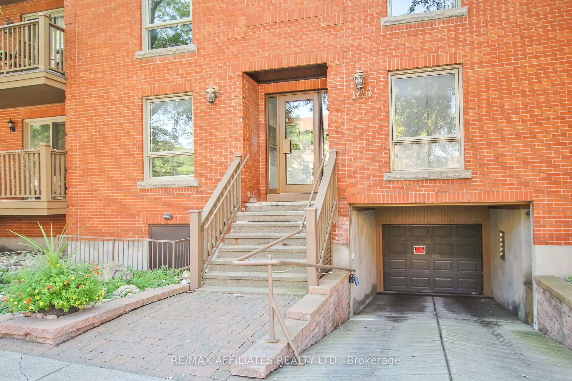 160 Bruyere Street #1