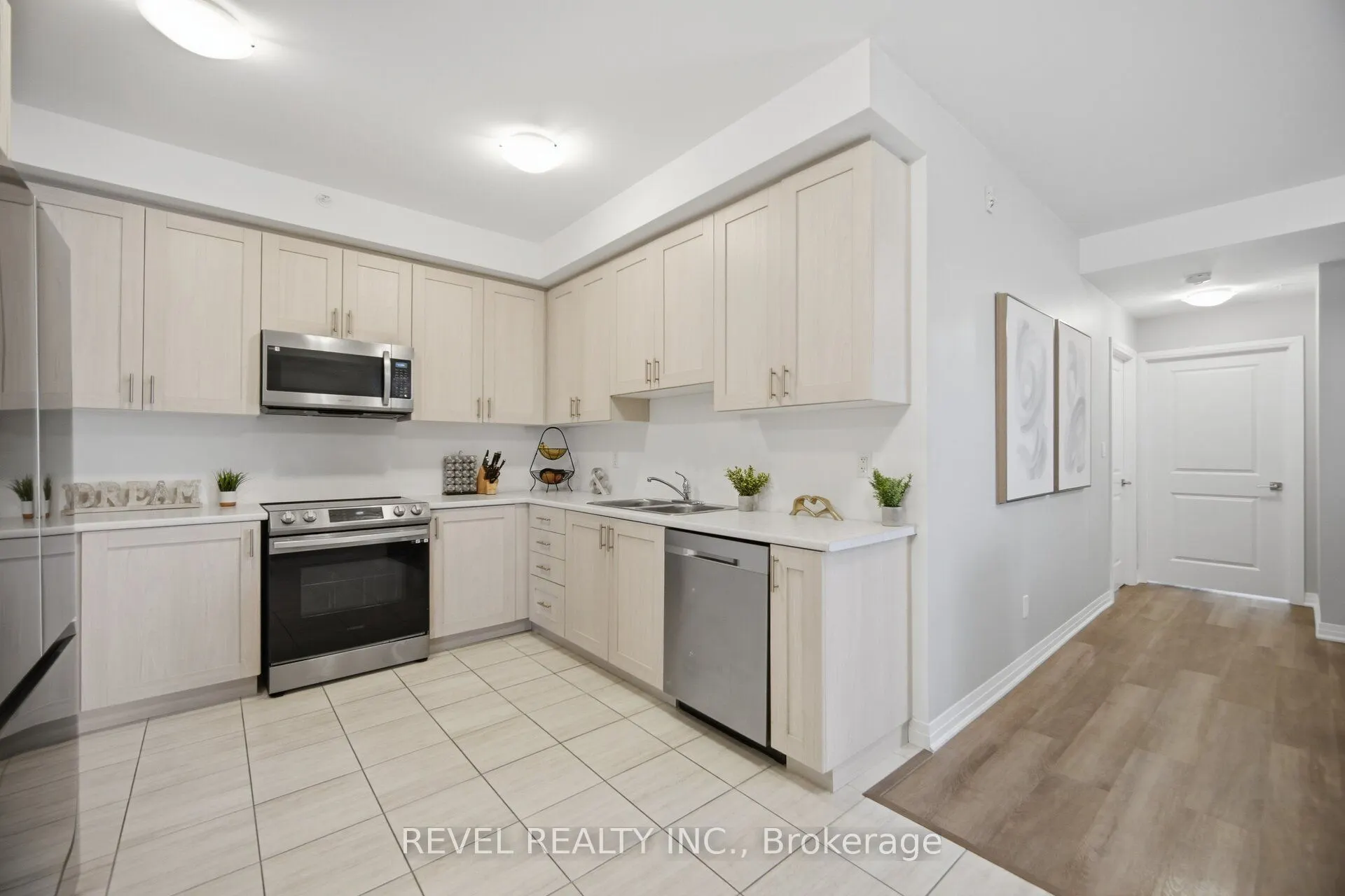 5 Hamilton Street N #214