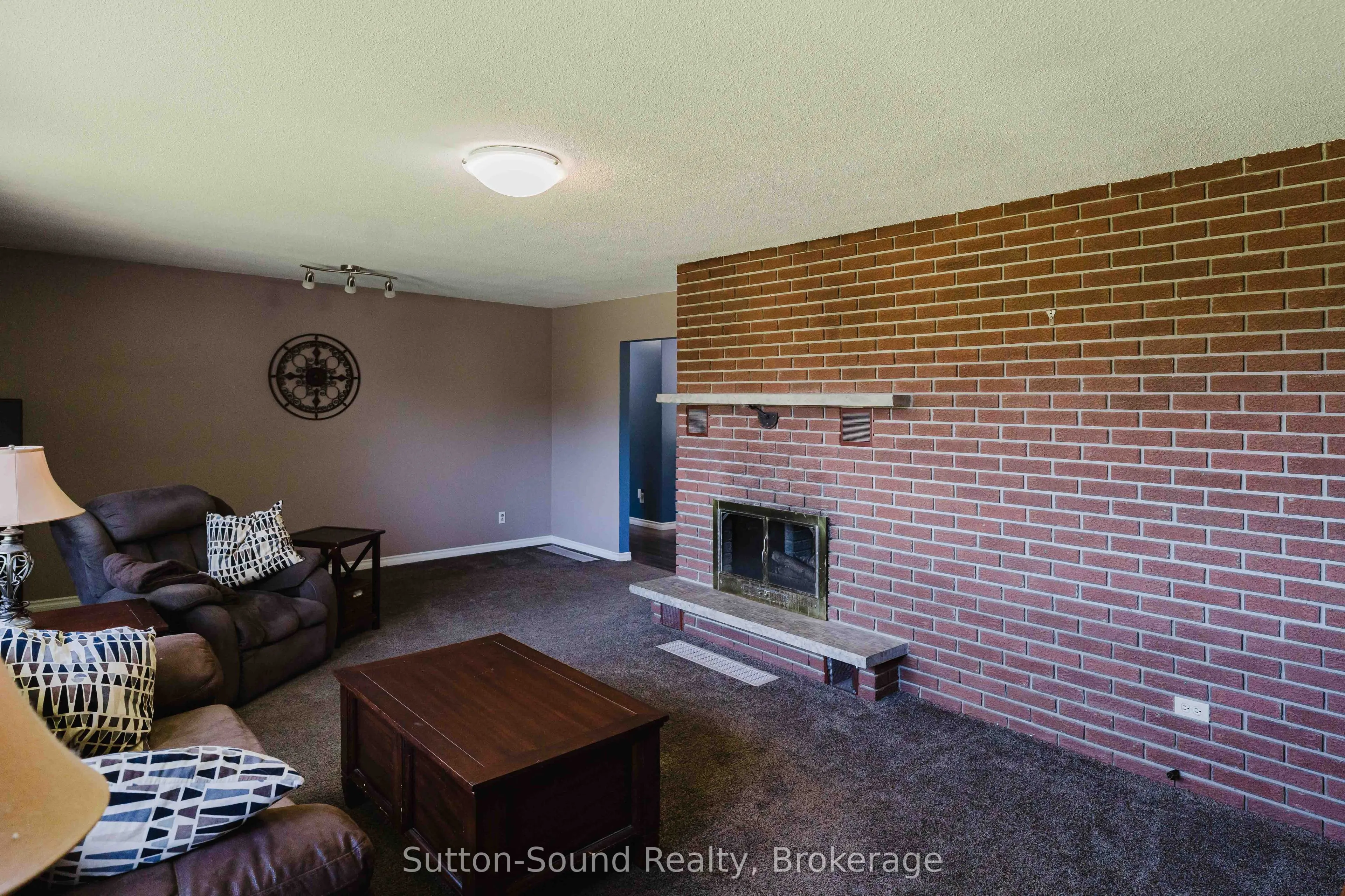 130 Clearview Crescent