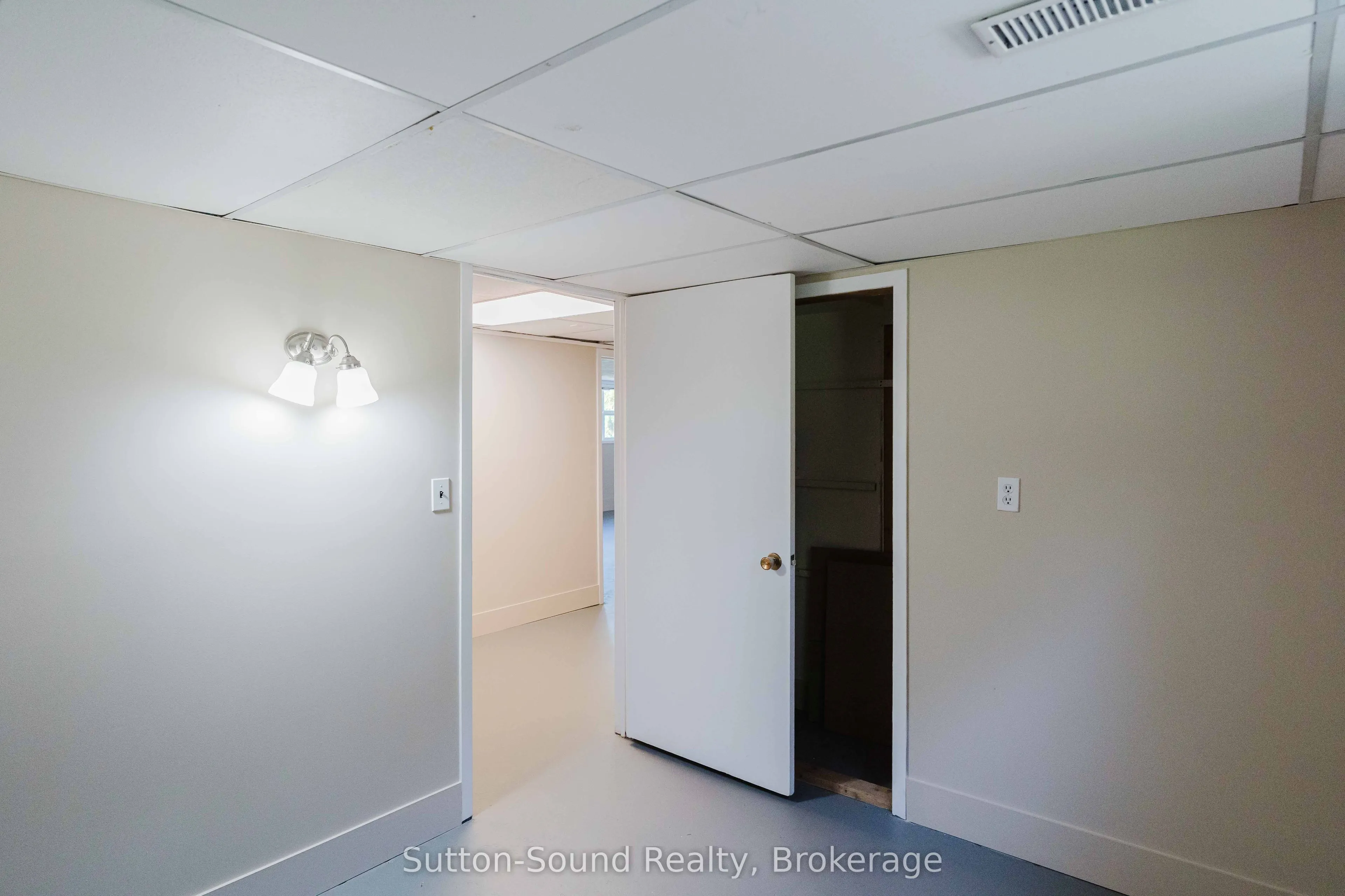 130 Clearview Crescent