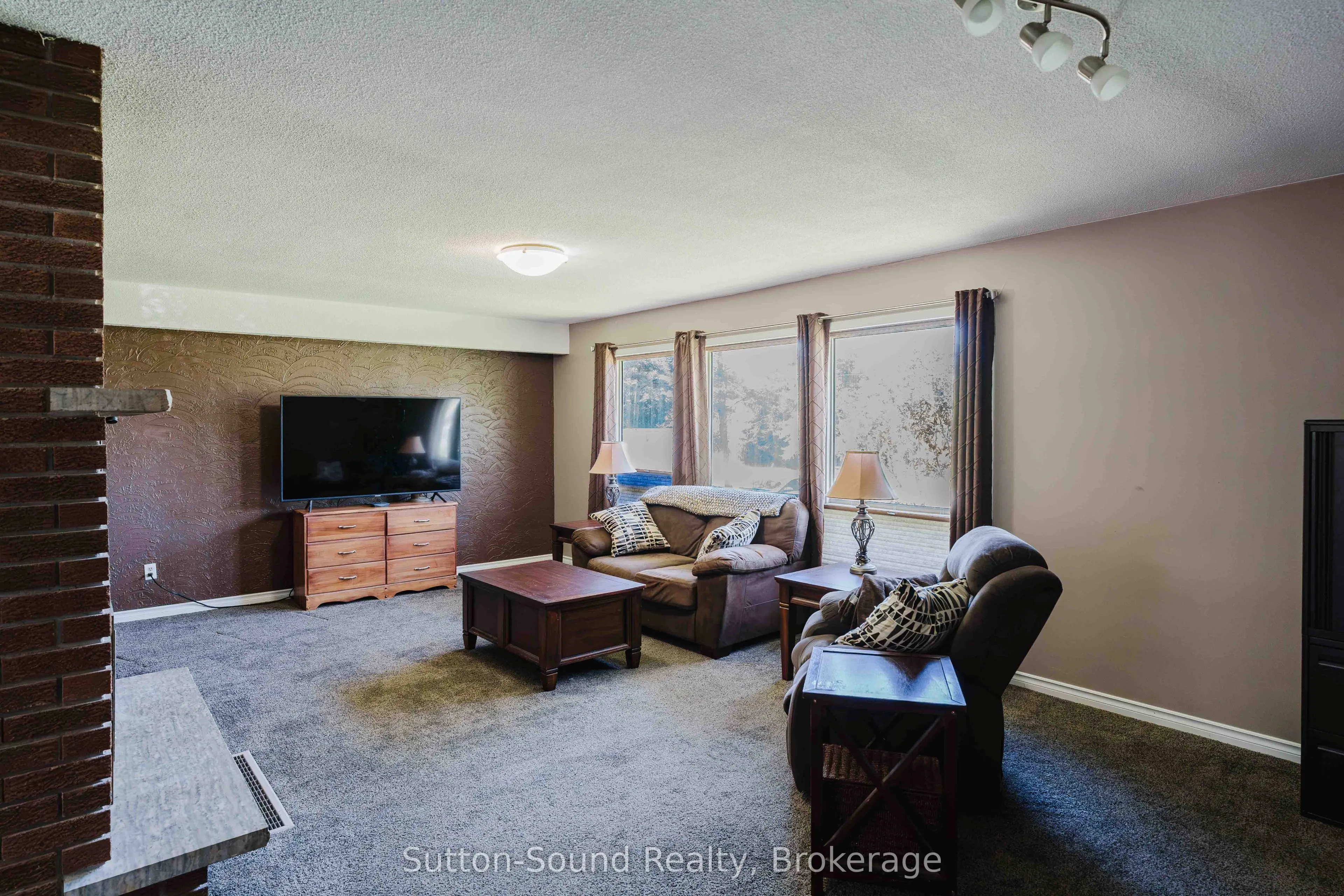 130 Clearview Crescent