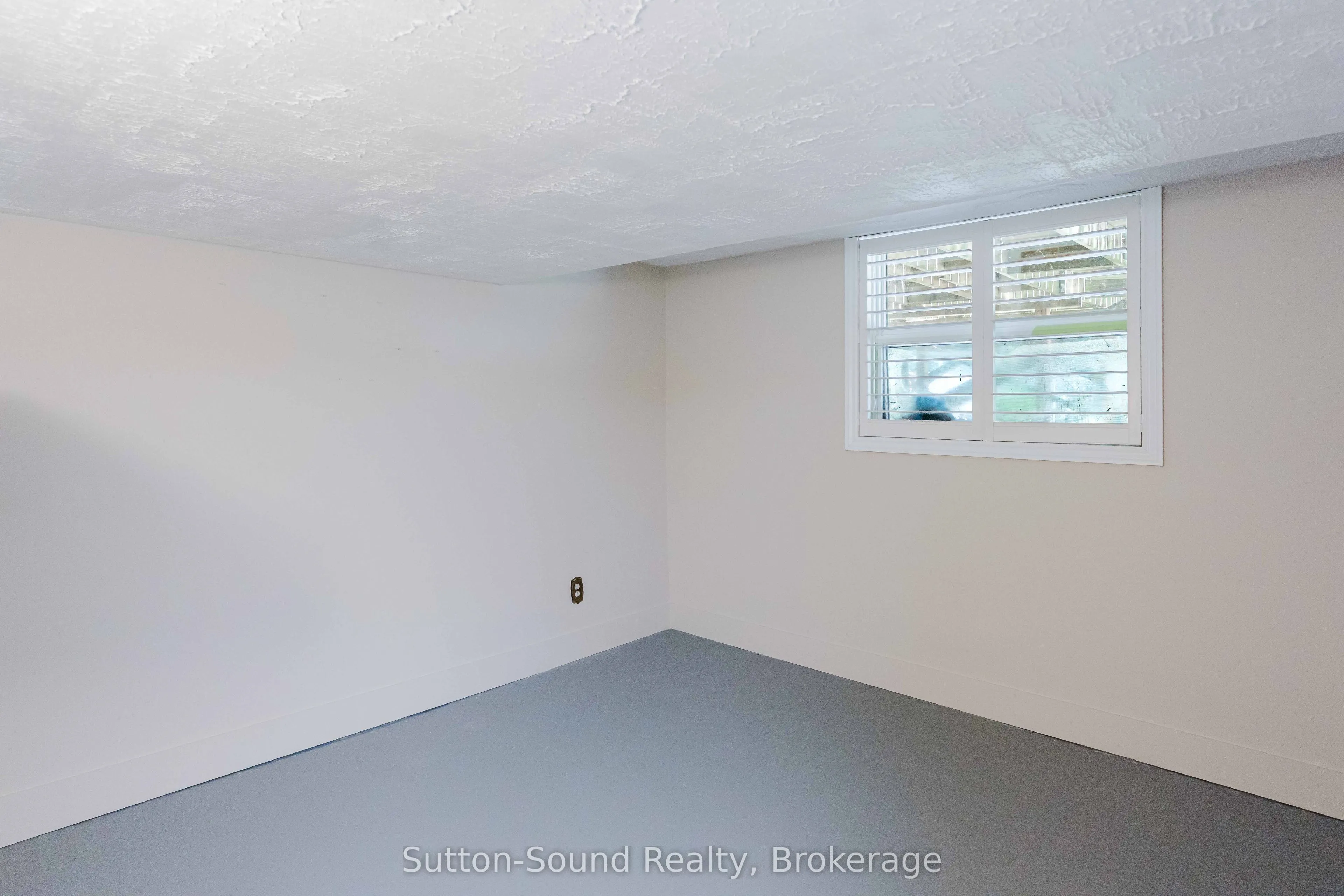 130 Clearview Crescent