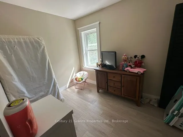 76 Nipissing Road E