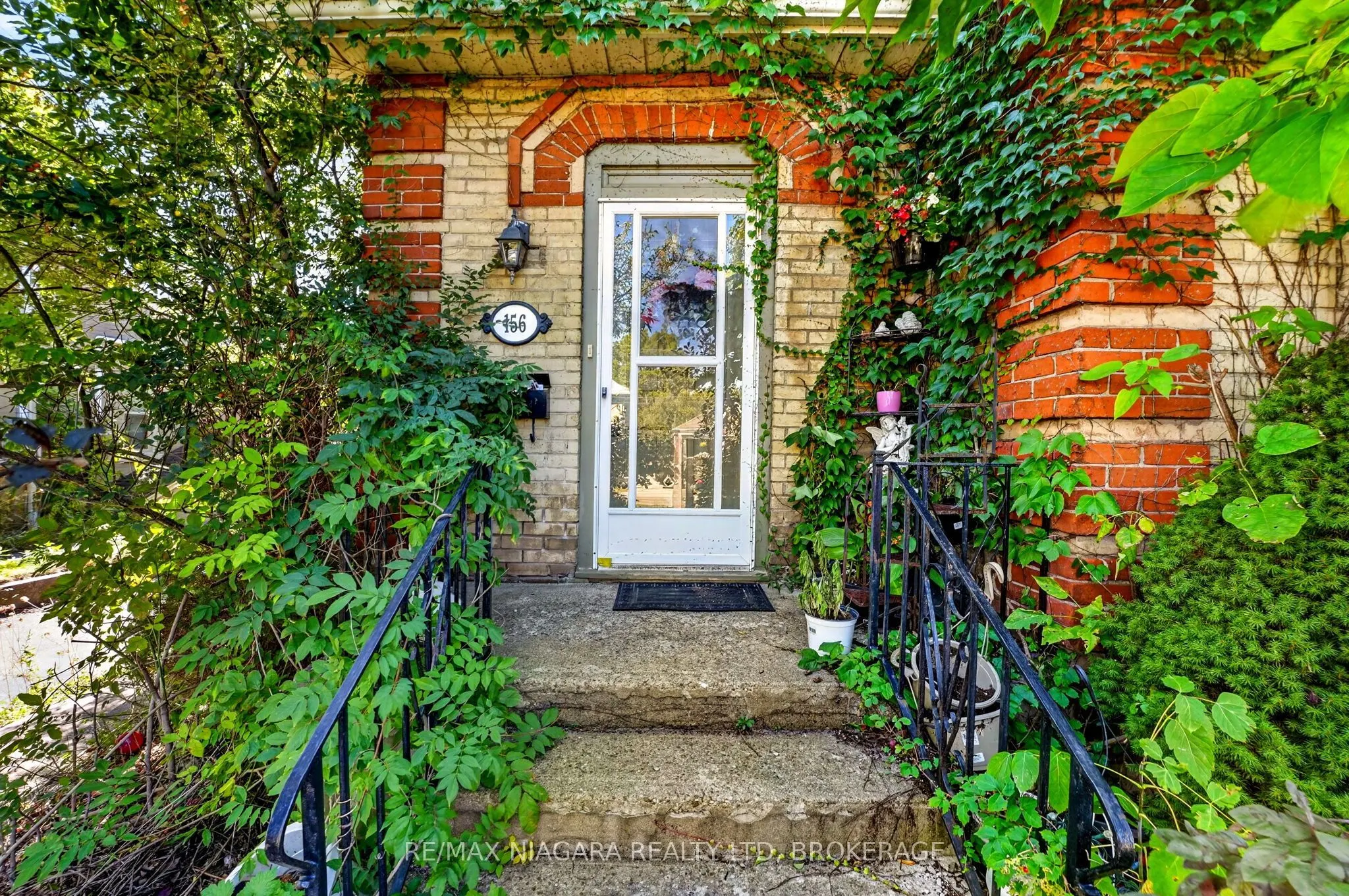 156 Terrace Hill Street