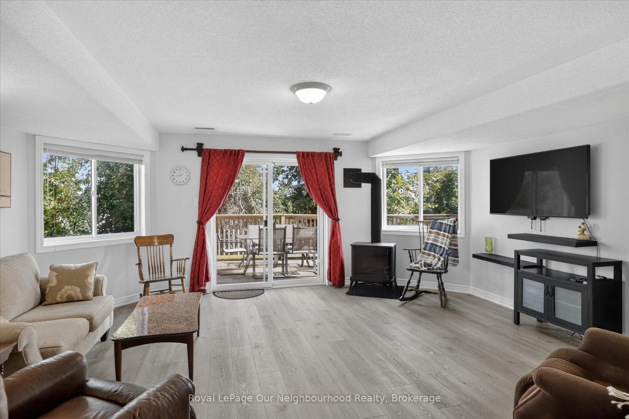 1072 Silverdale Road