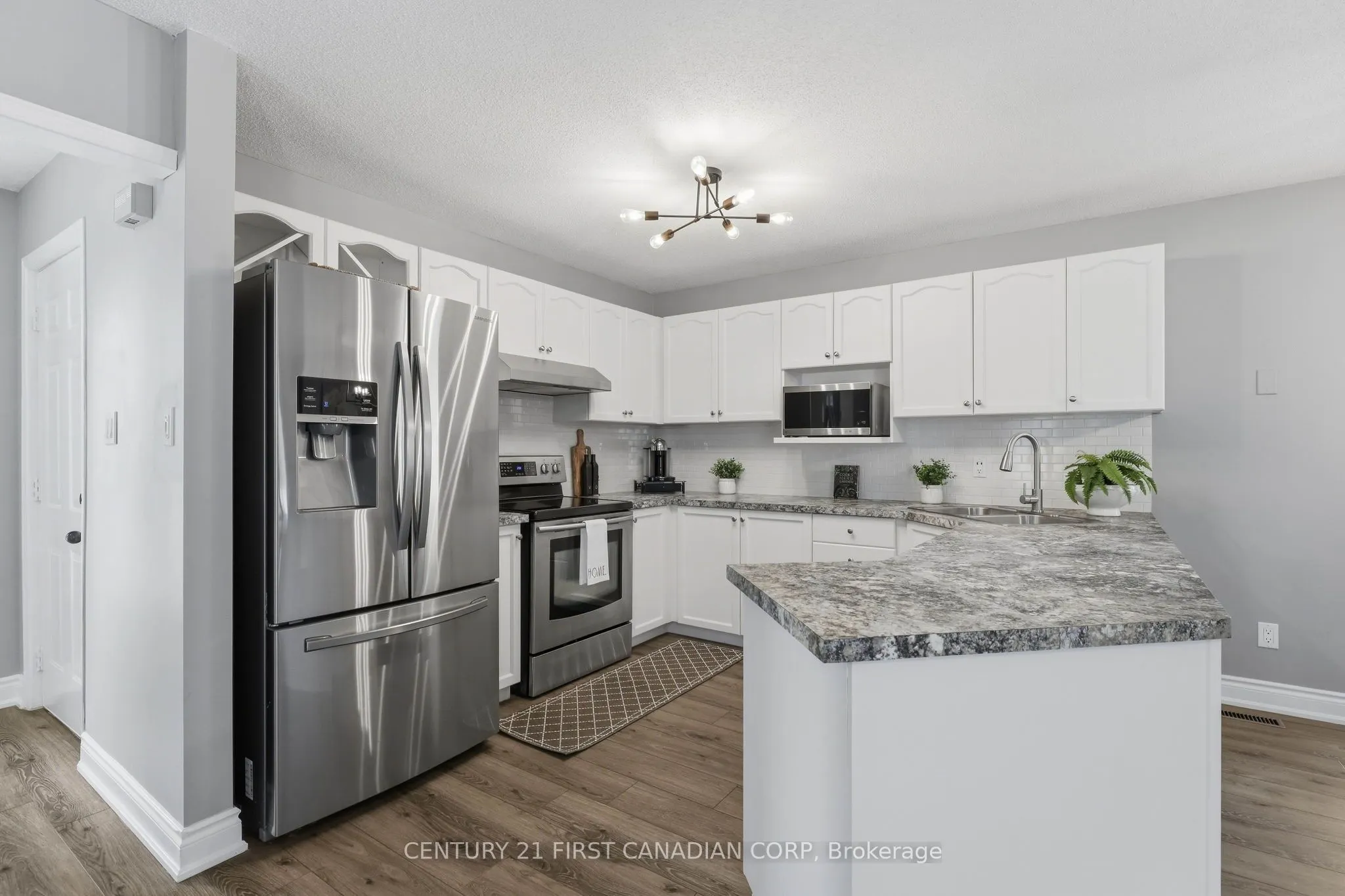 546 Talltree Crescent