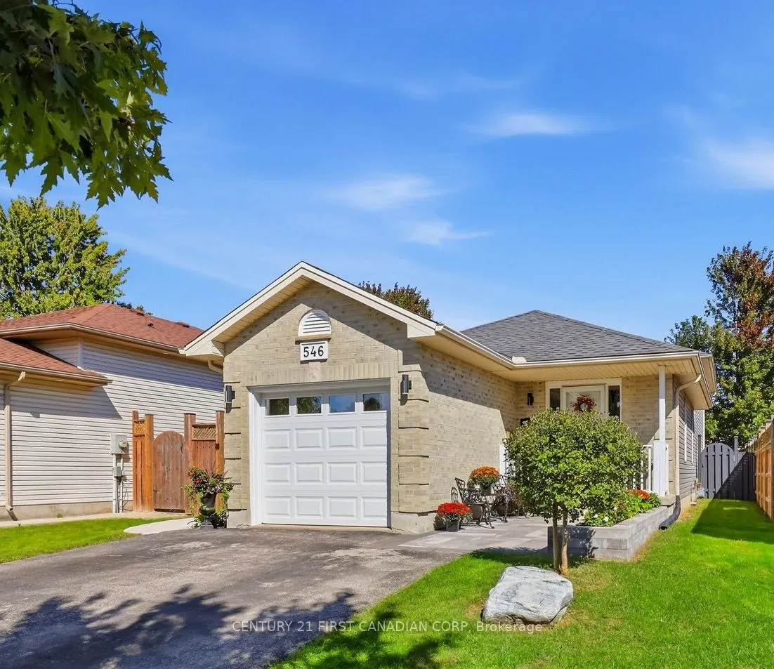 546 Talltree Crescent