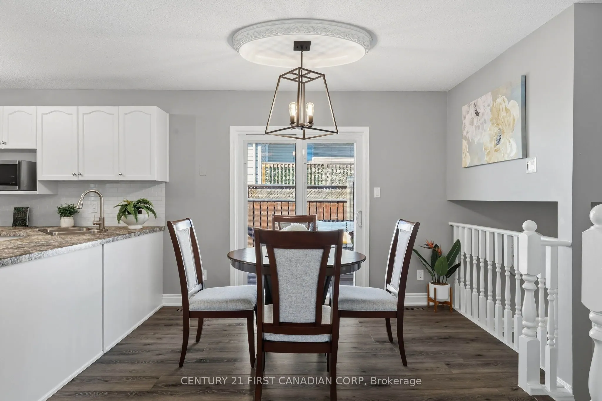 546 Talltree Crescent