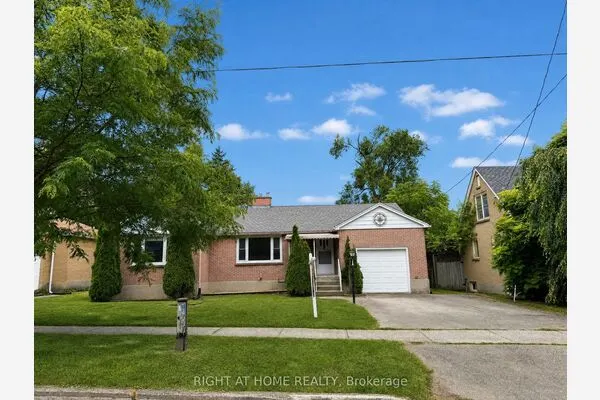 719 Rowntree Avenue