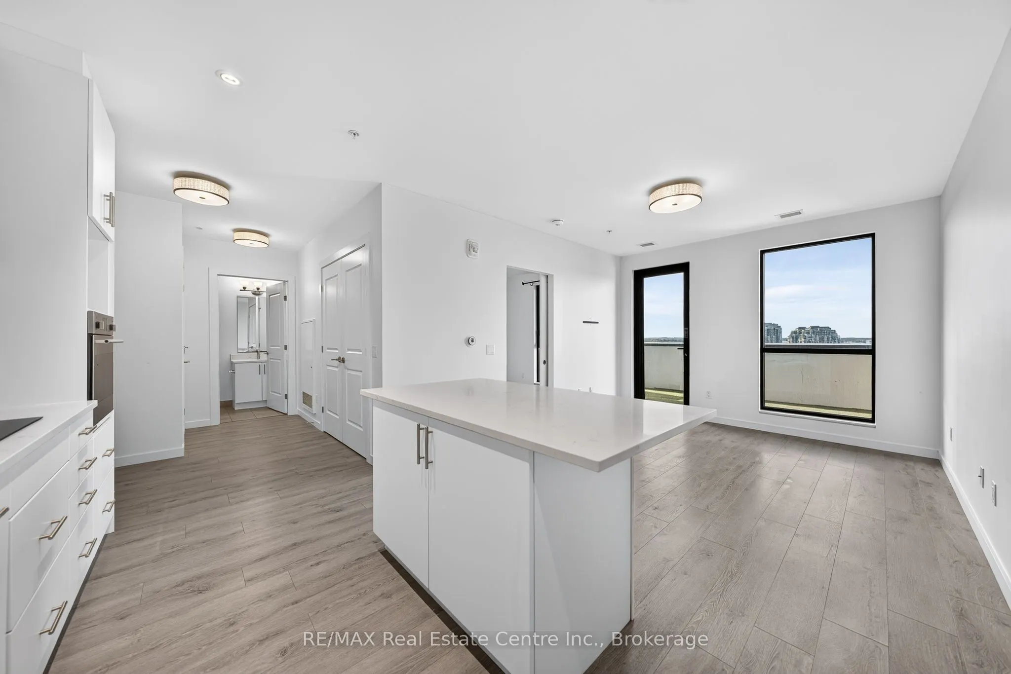 181 King Street S #1607