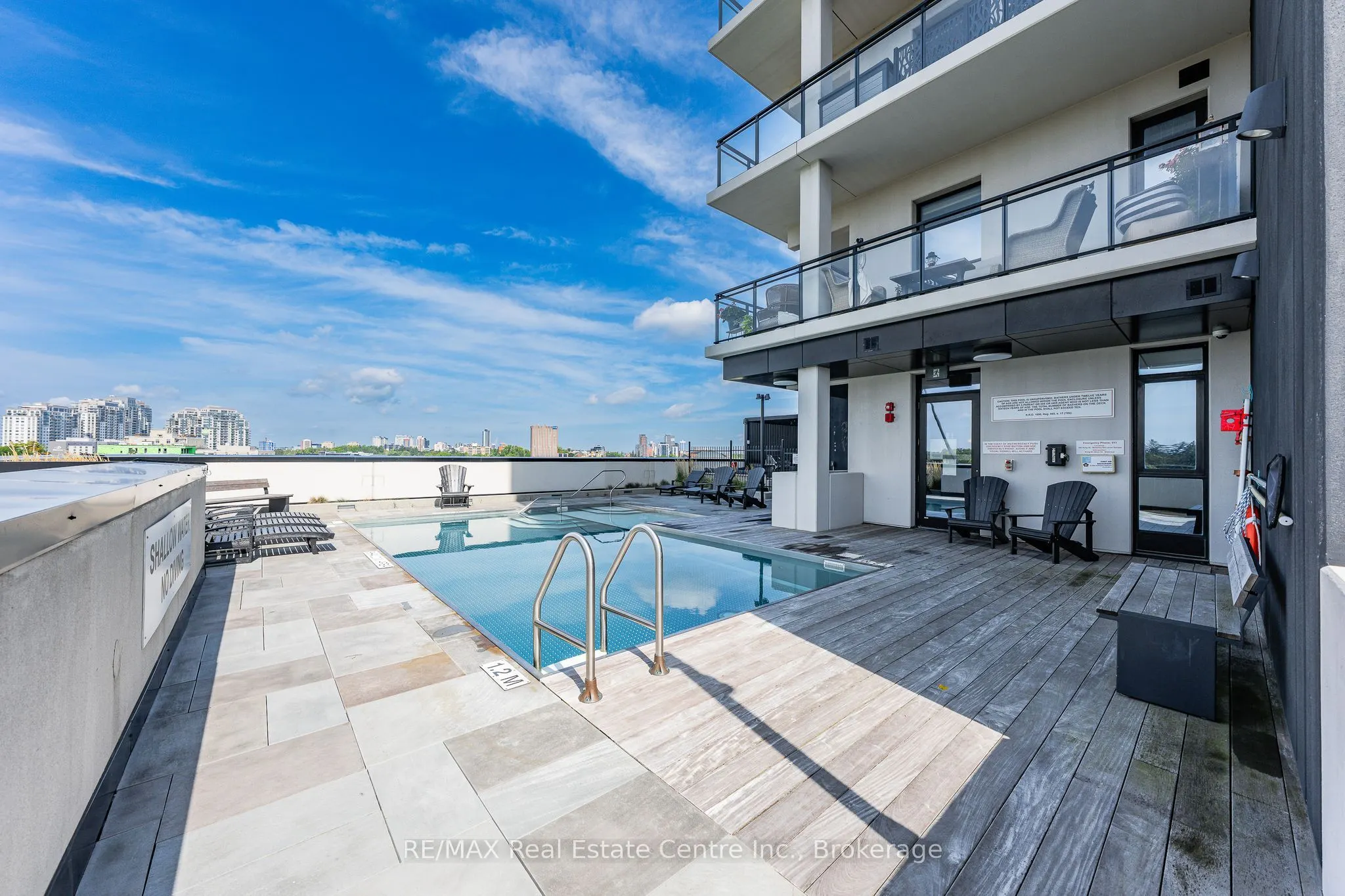 181 King Street S #1607