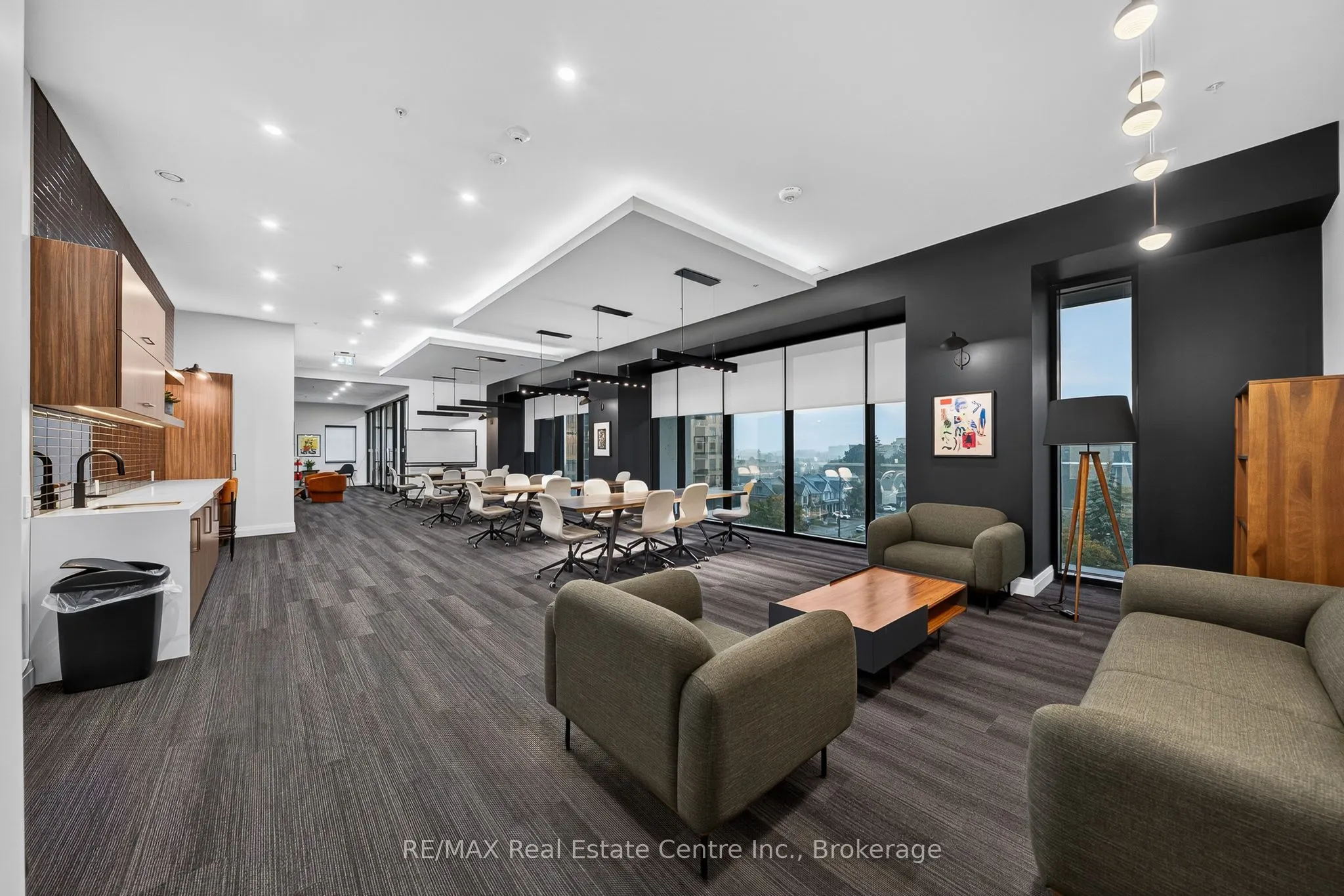 181 King Street S #1607