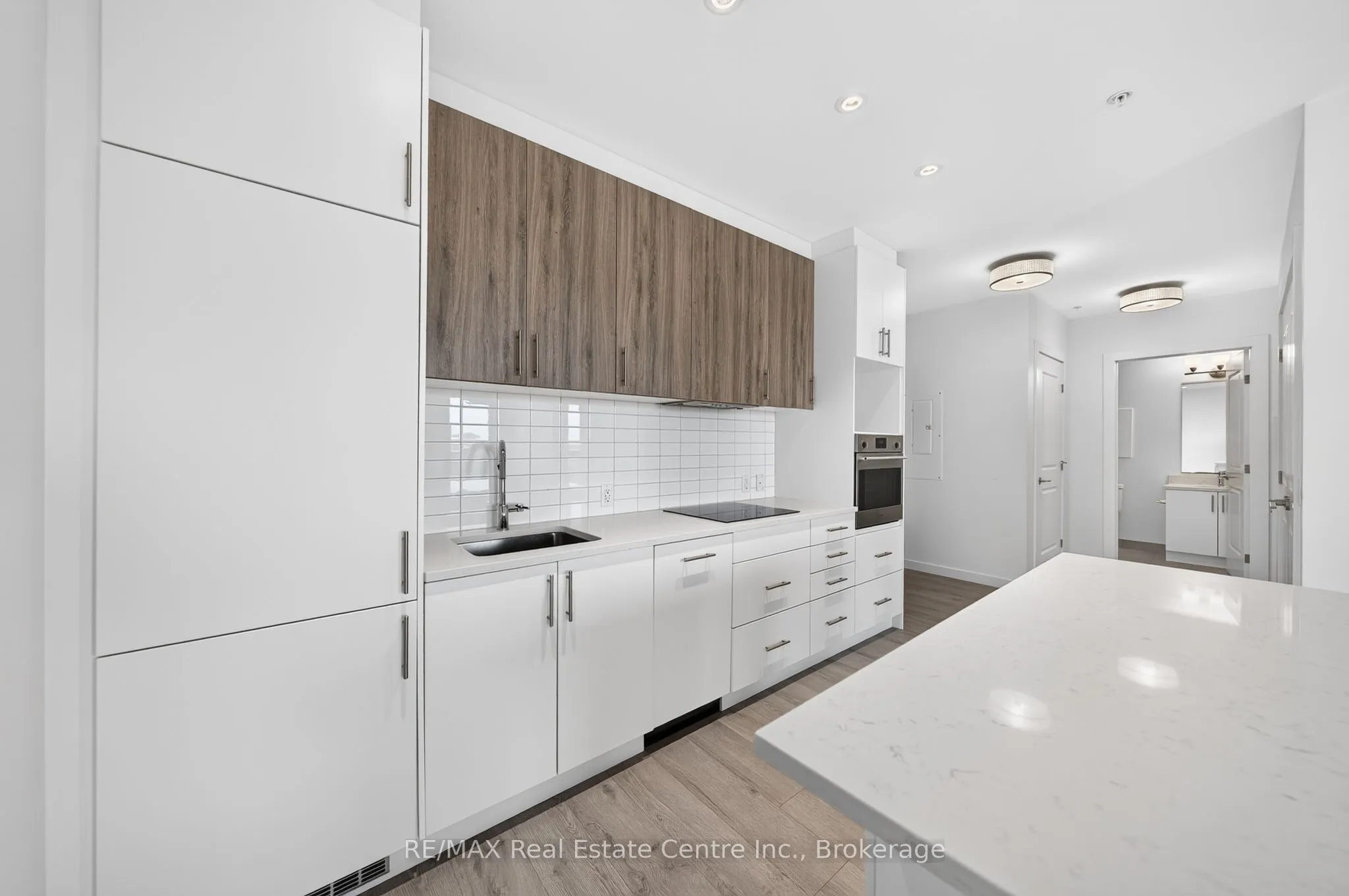 181 King Street S #1607