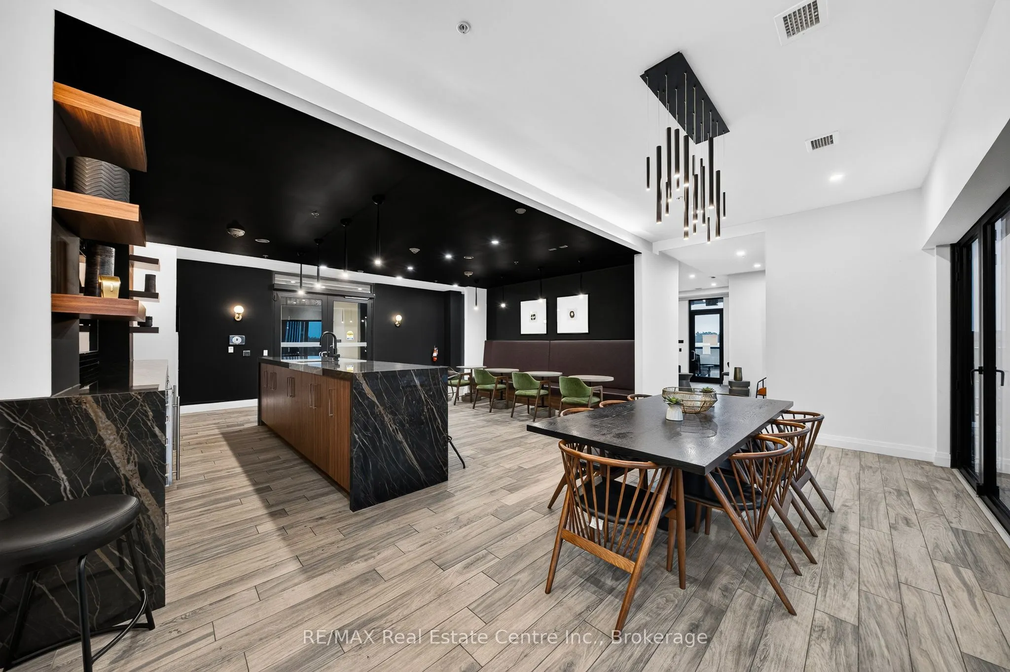 181 King Street S #1607