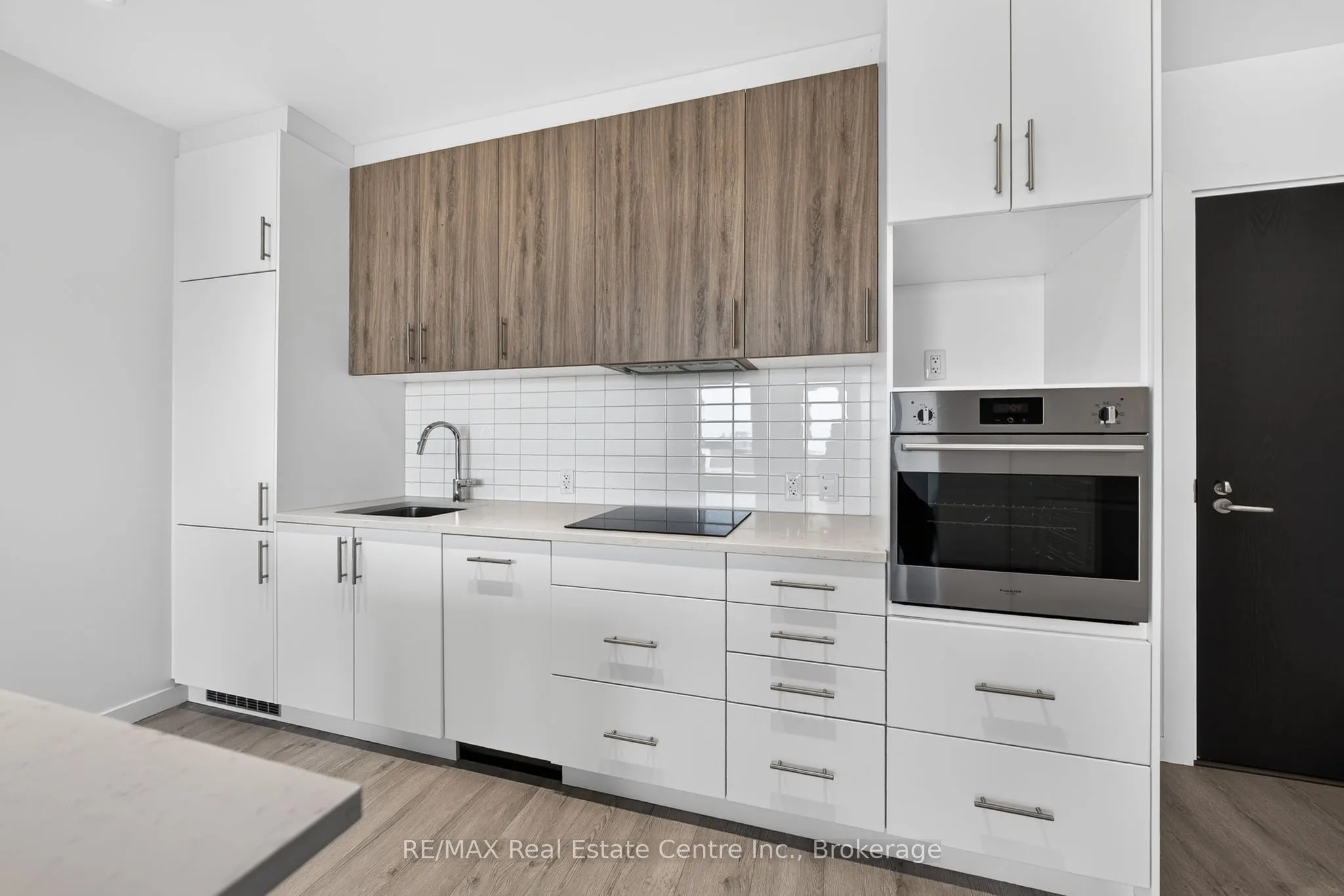 181 King Street S #1607
