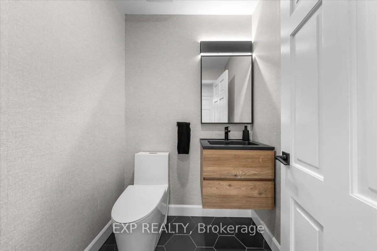 5466 Edgewater Drive