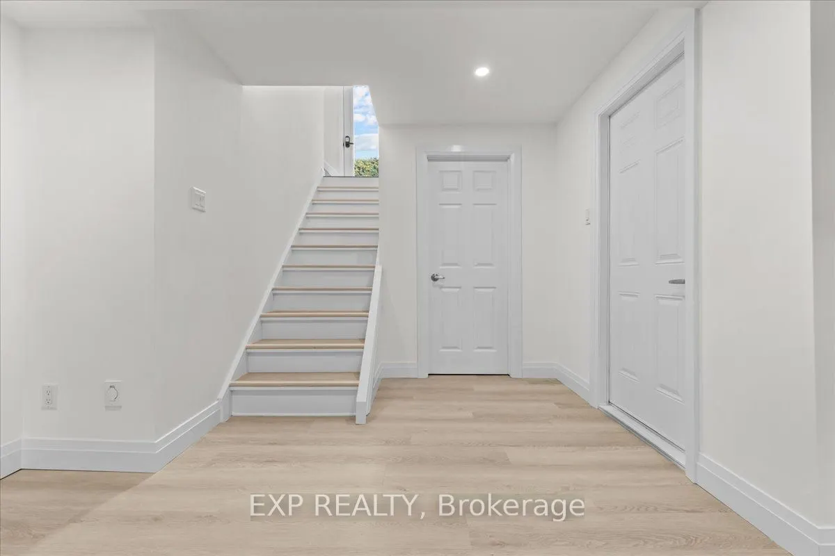 5466 Edgewater Drive