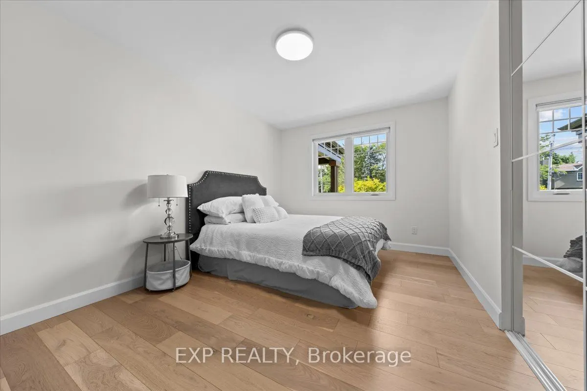 5466 Edgewater Drive