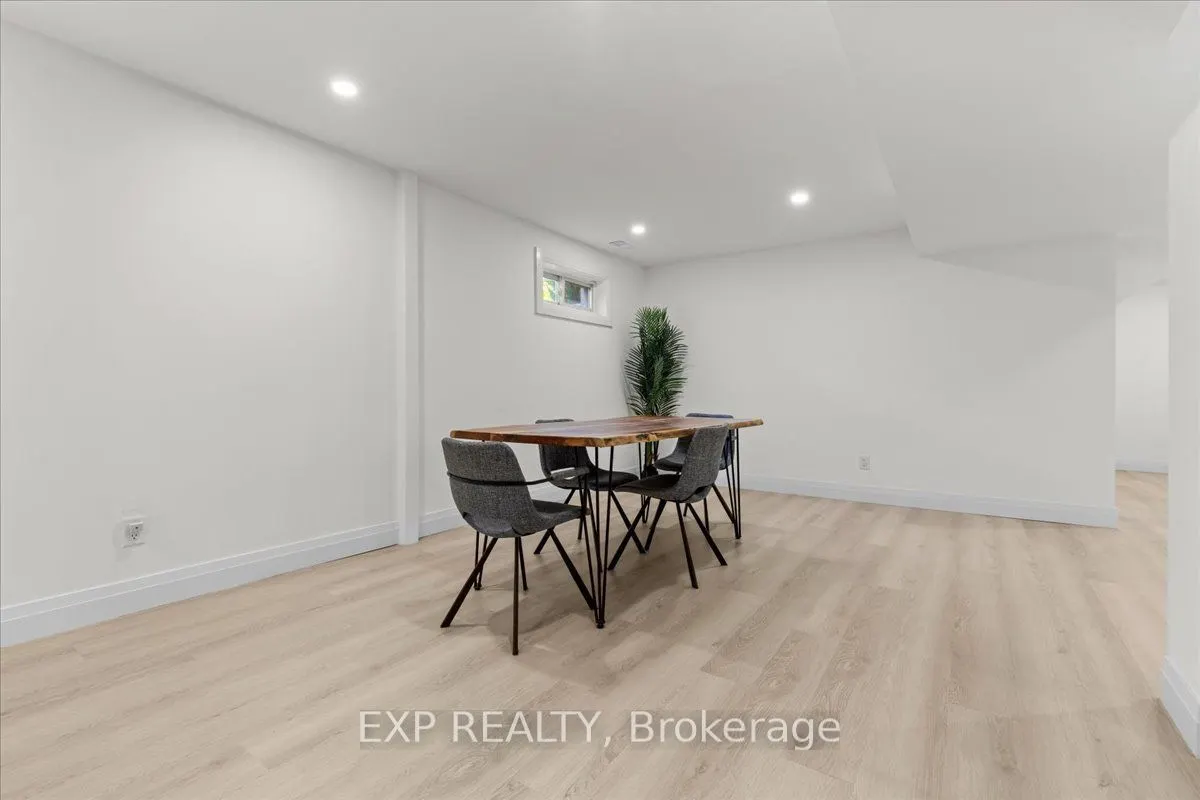 5466 Edgewater Drive