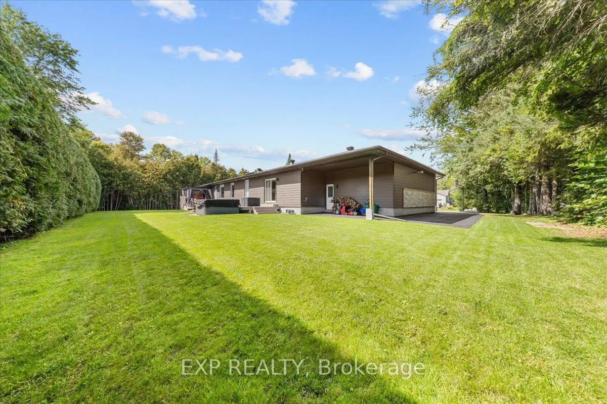5466 Edgewater Drive