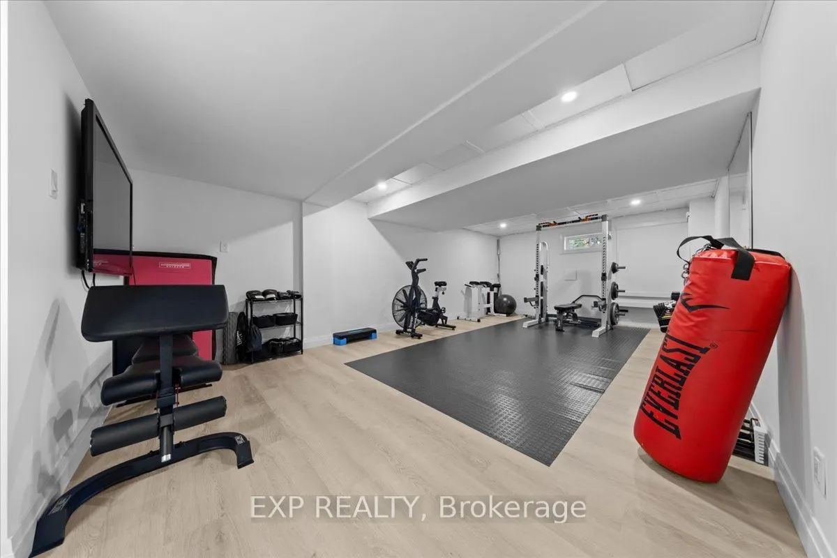 5466 Edgewater Drive