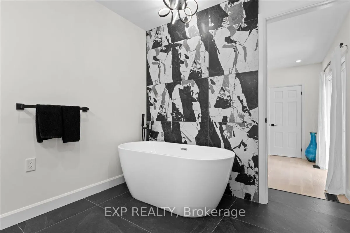 5466 Edgewater Drive
