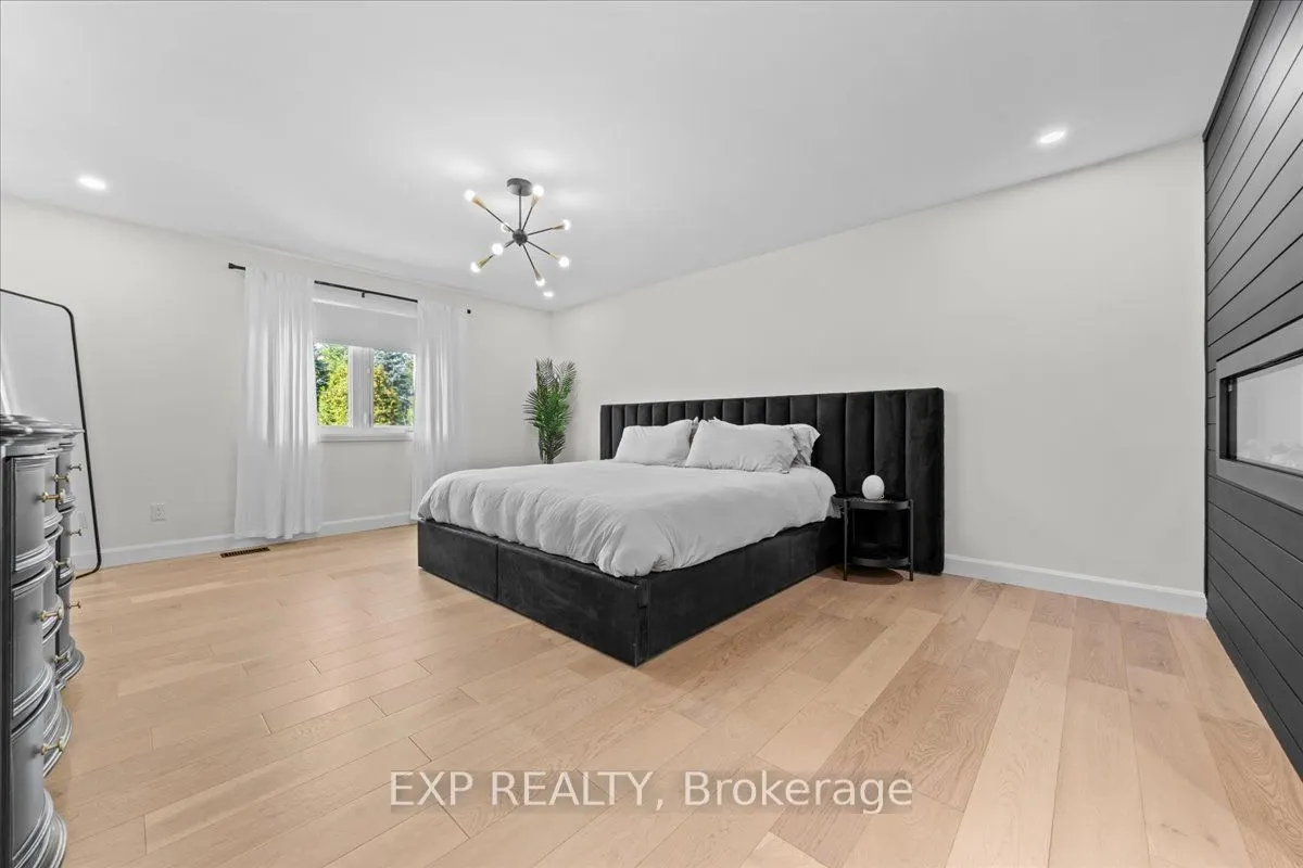 5466 Edgewater Drive