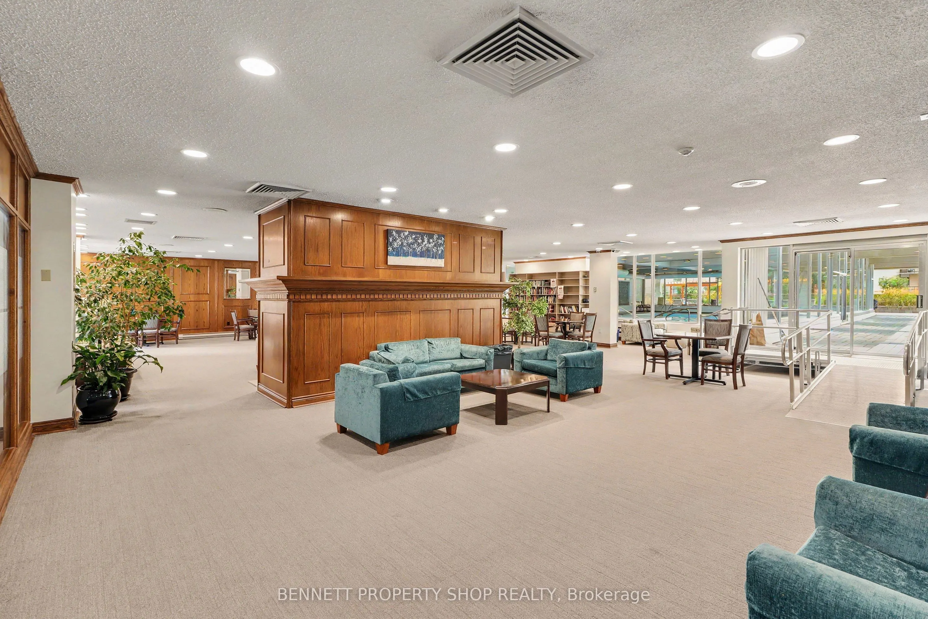 530 Laurier Avenue W #903