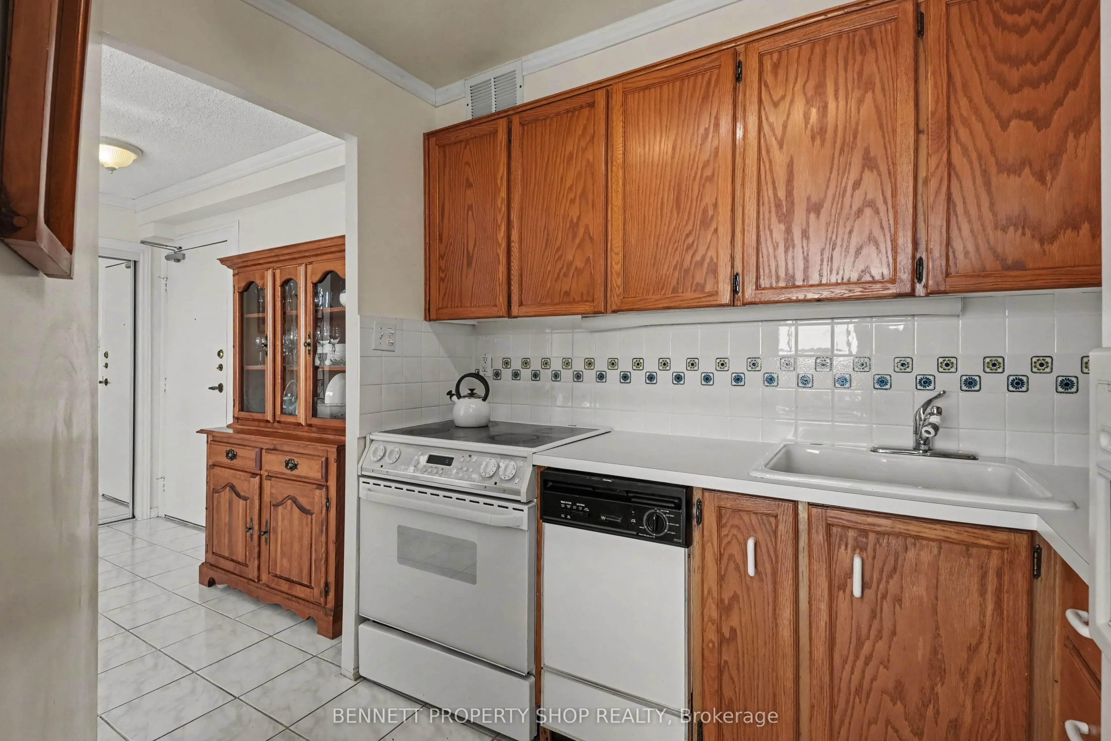 530 Laurier Avenue W #903