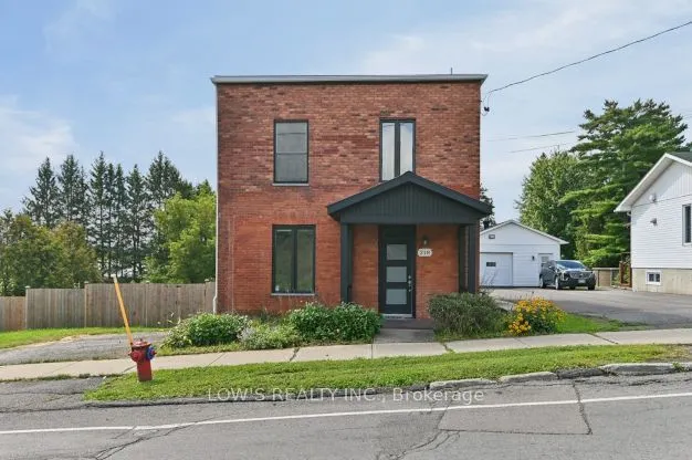 218 Main Street E