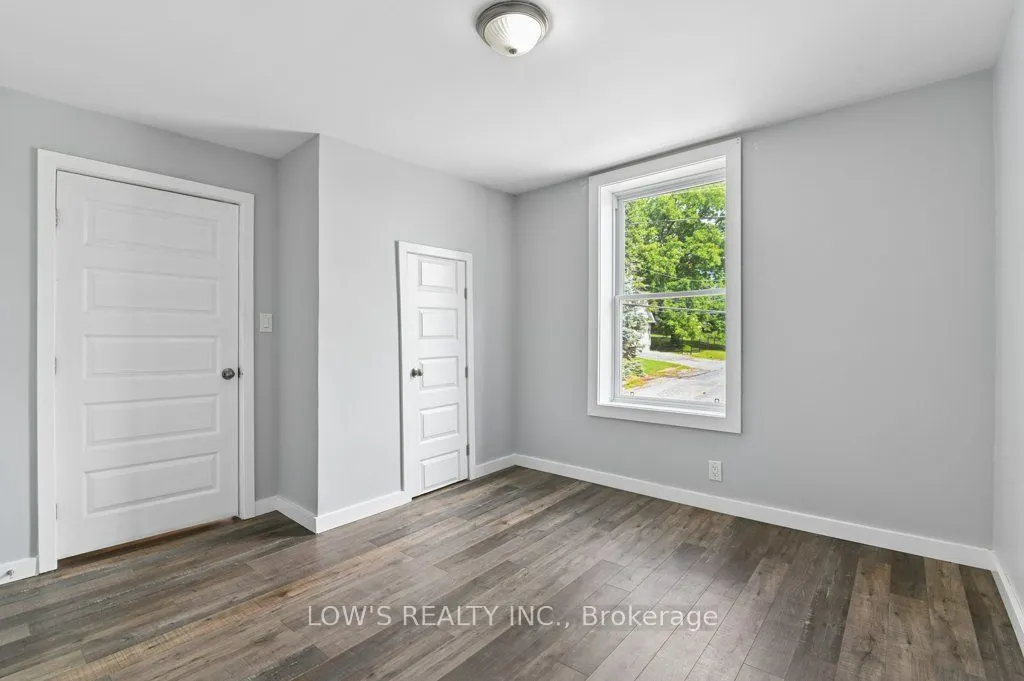 218 Main Street E