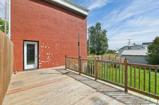 218 Main Street E