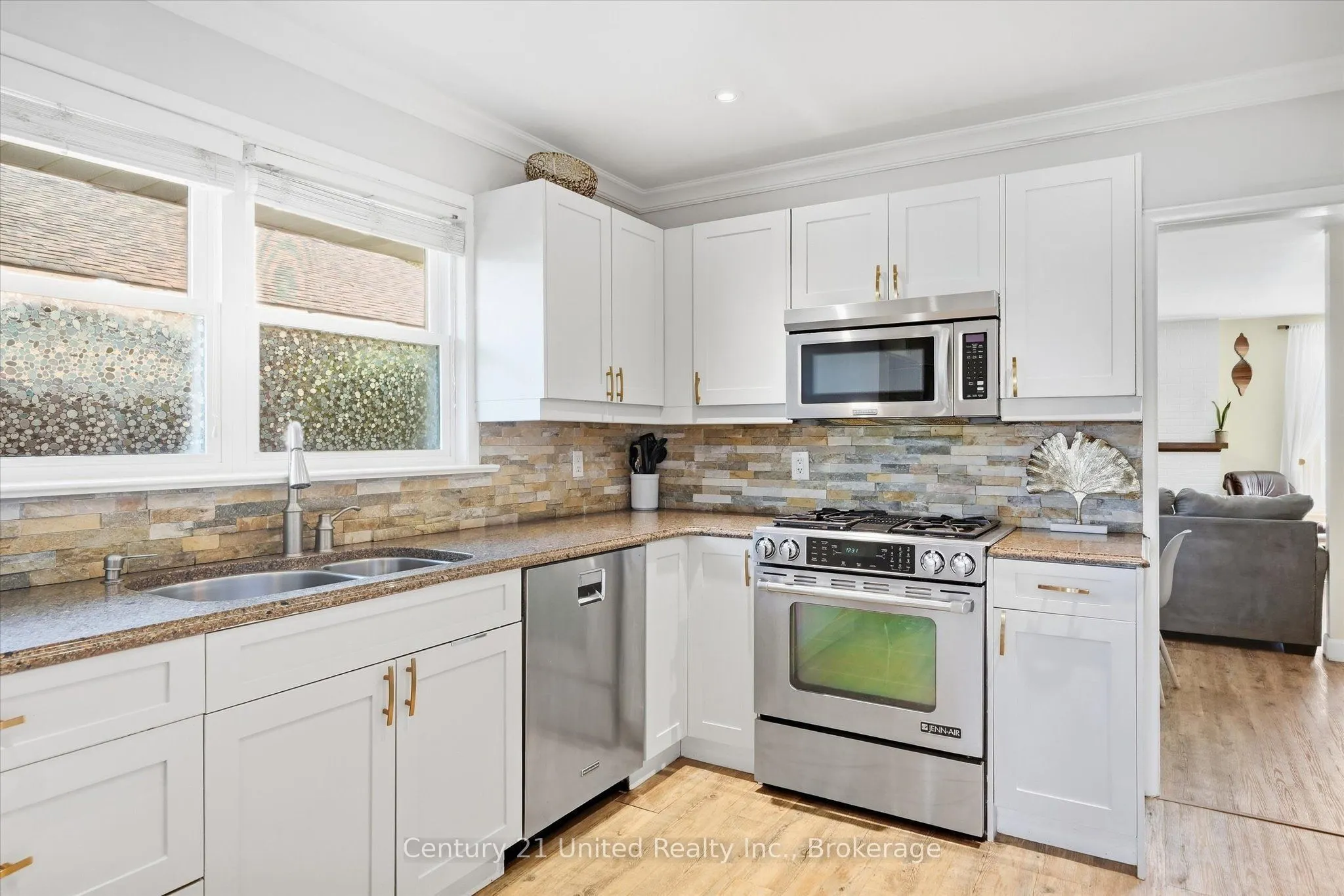 854 Kawartha Drive
