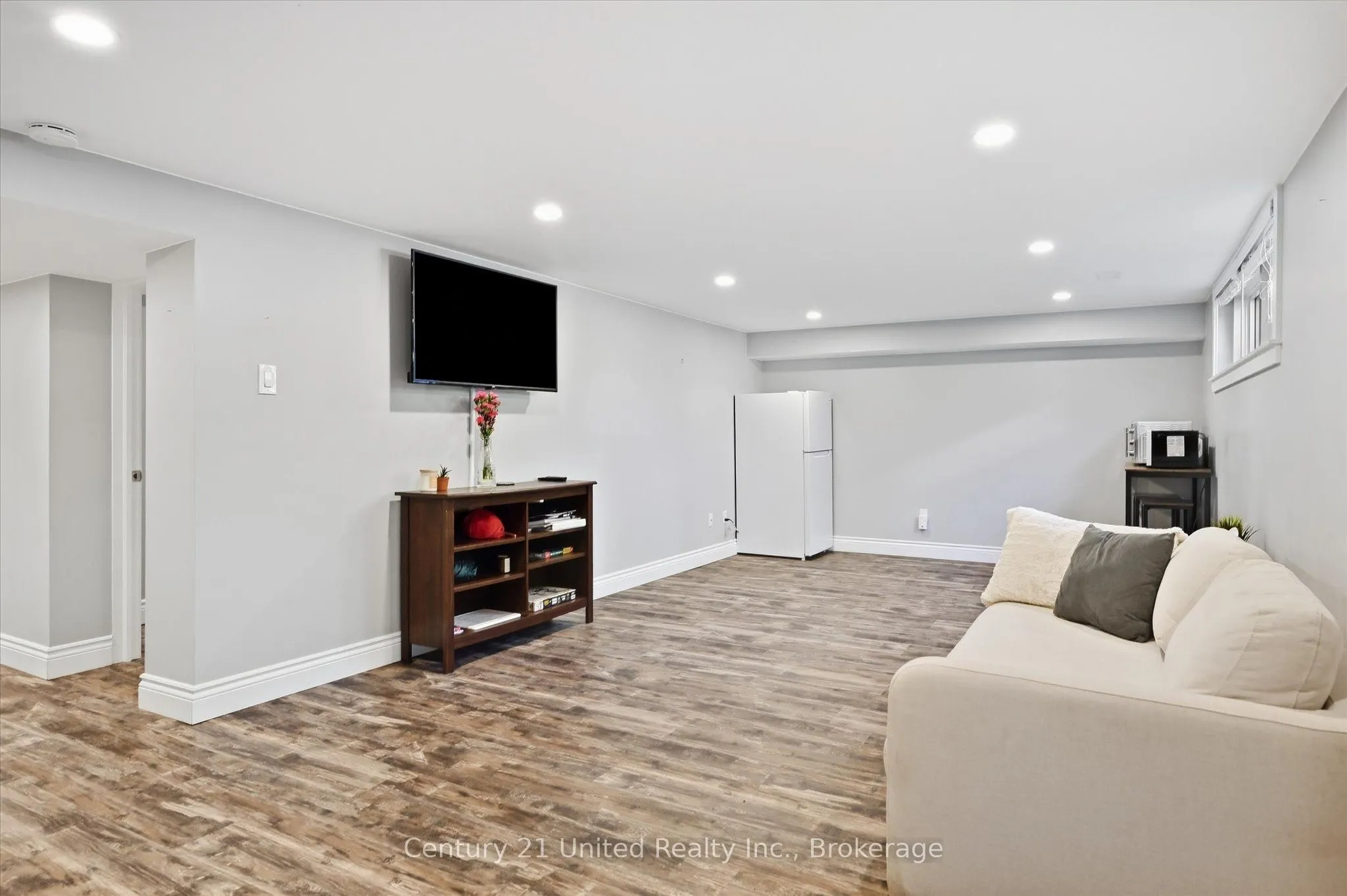 854 Kawartha Drive