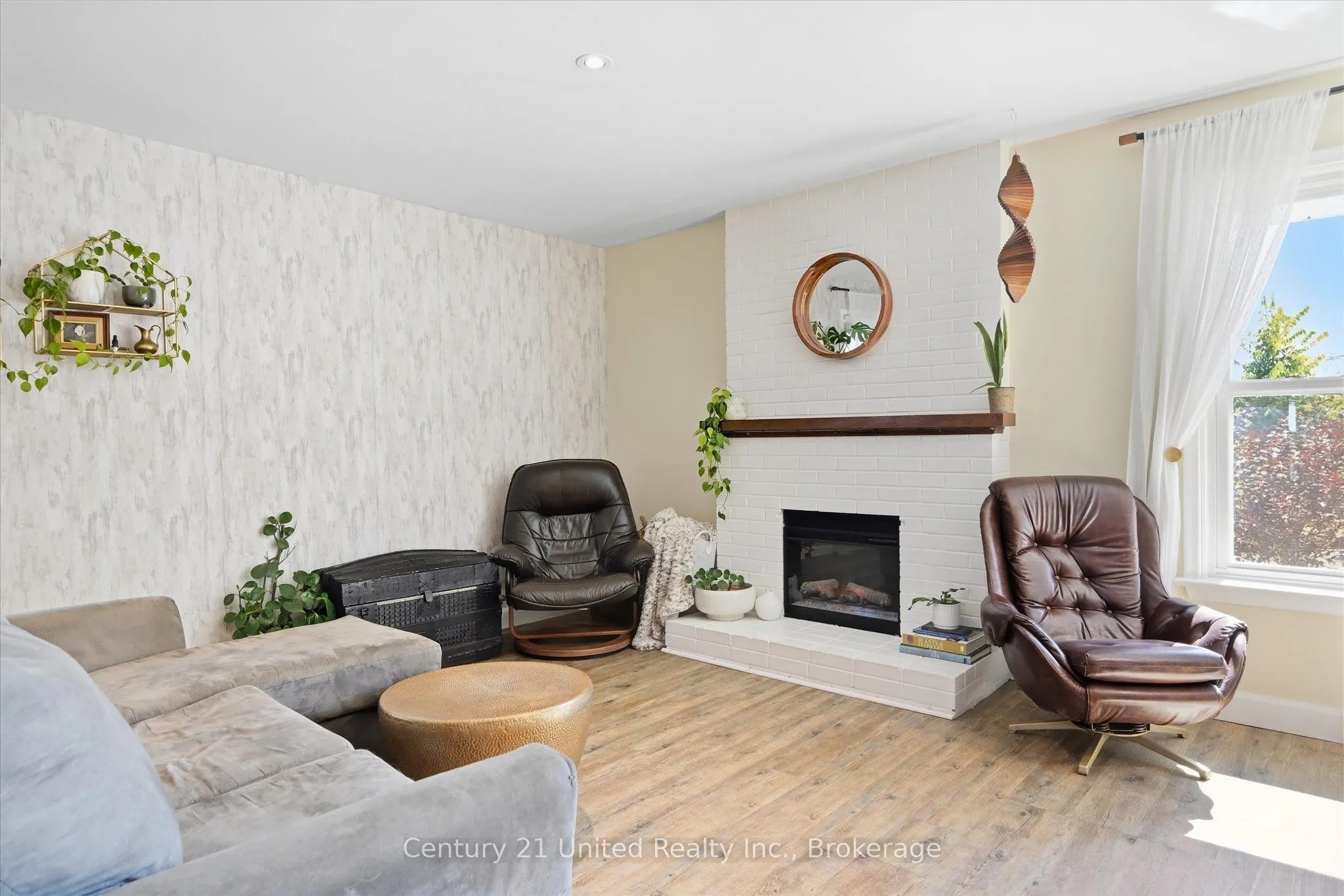 854 Kawartha Drive
