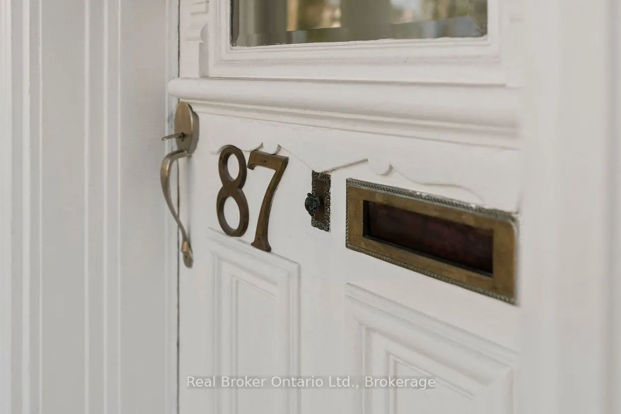 87 Bond Street W