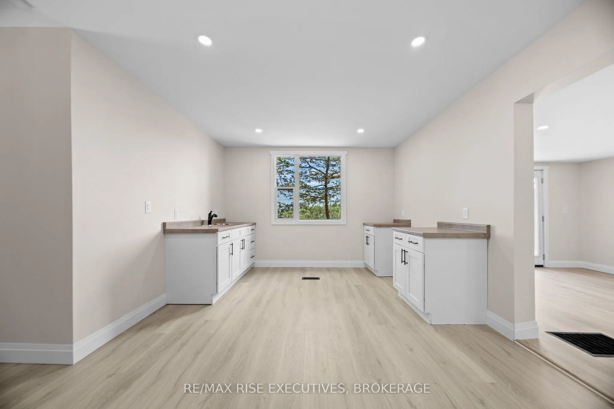 1040 Buckhorn Lane