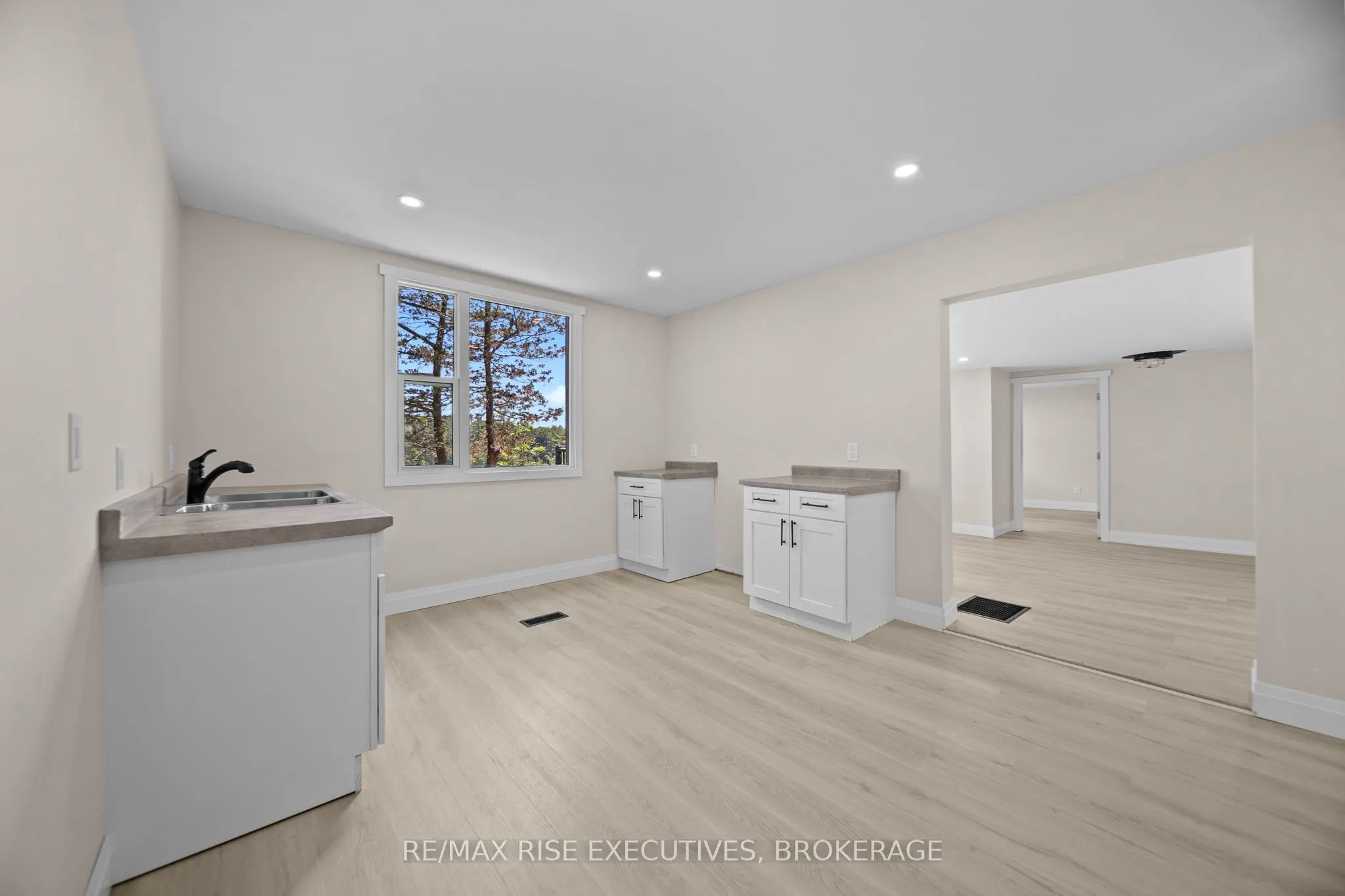 1040 Buckhorn Lane