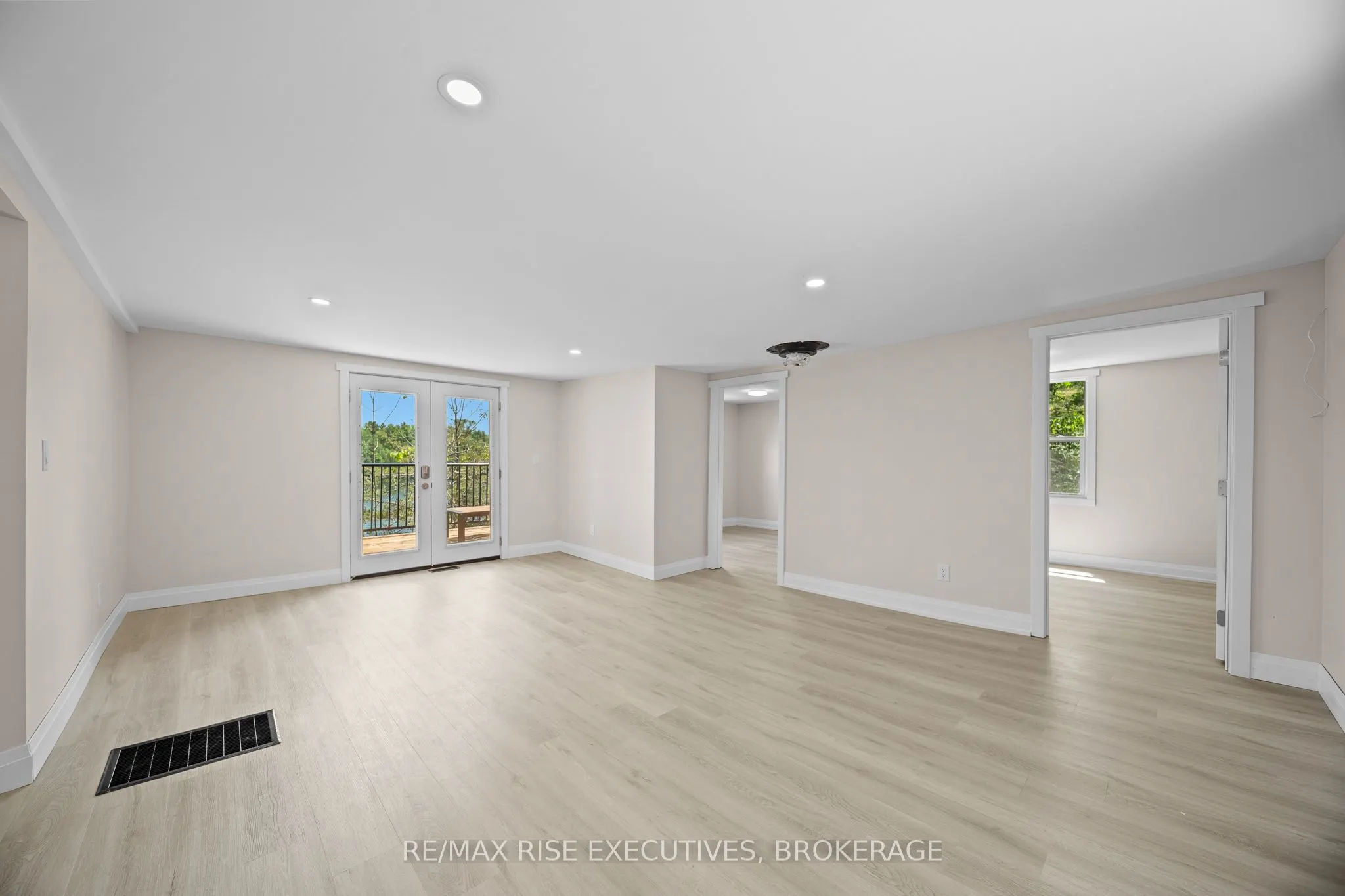 1040 Buckhorn Lane