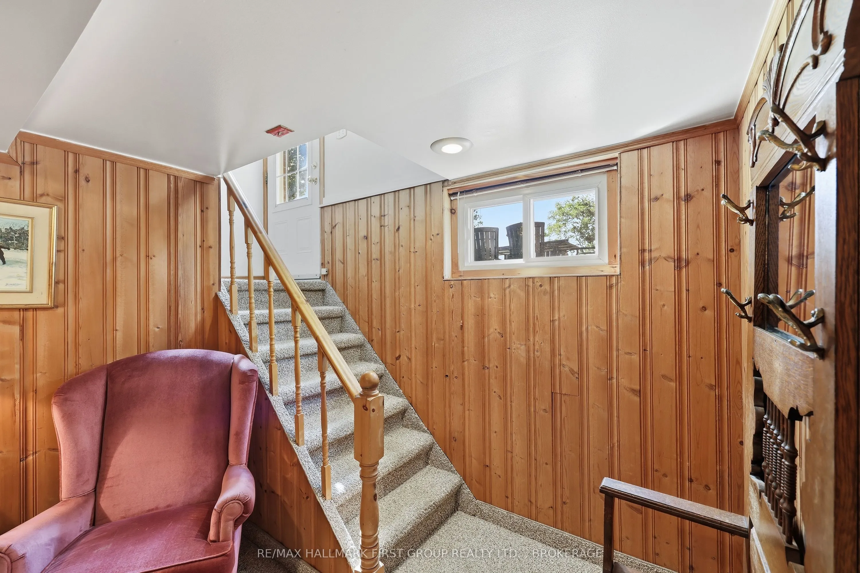 1449 Avondale Crescent