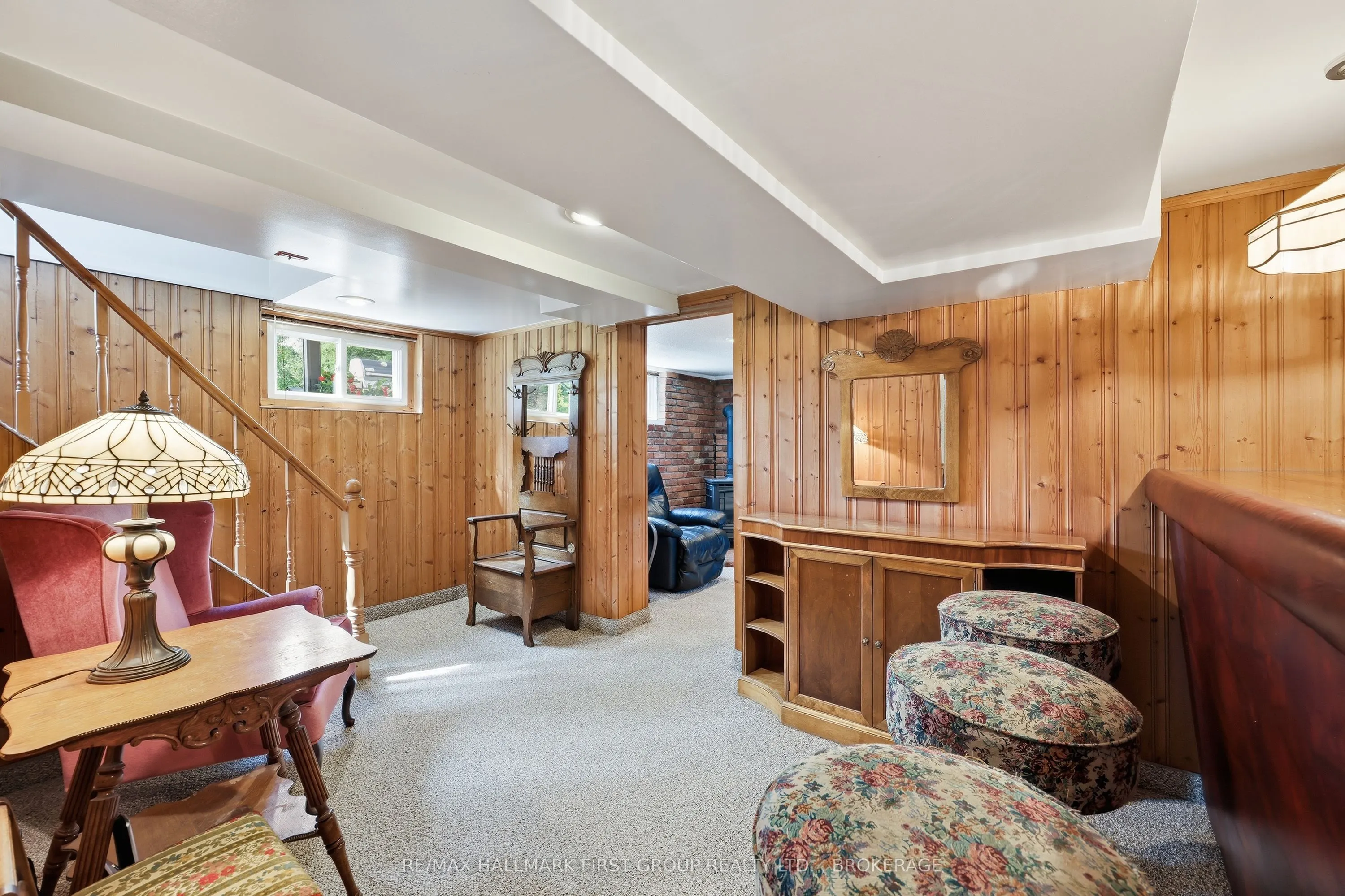 1449 Avondale Crescent