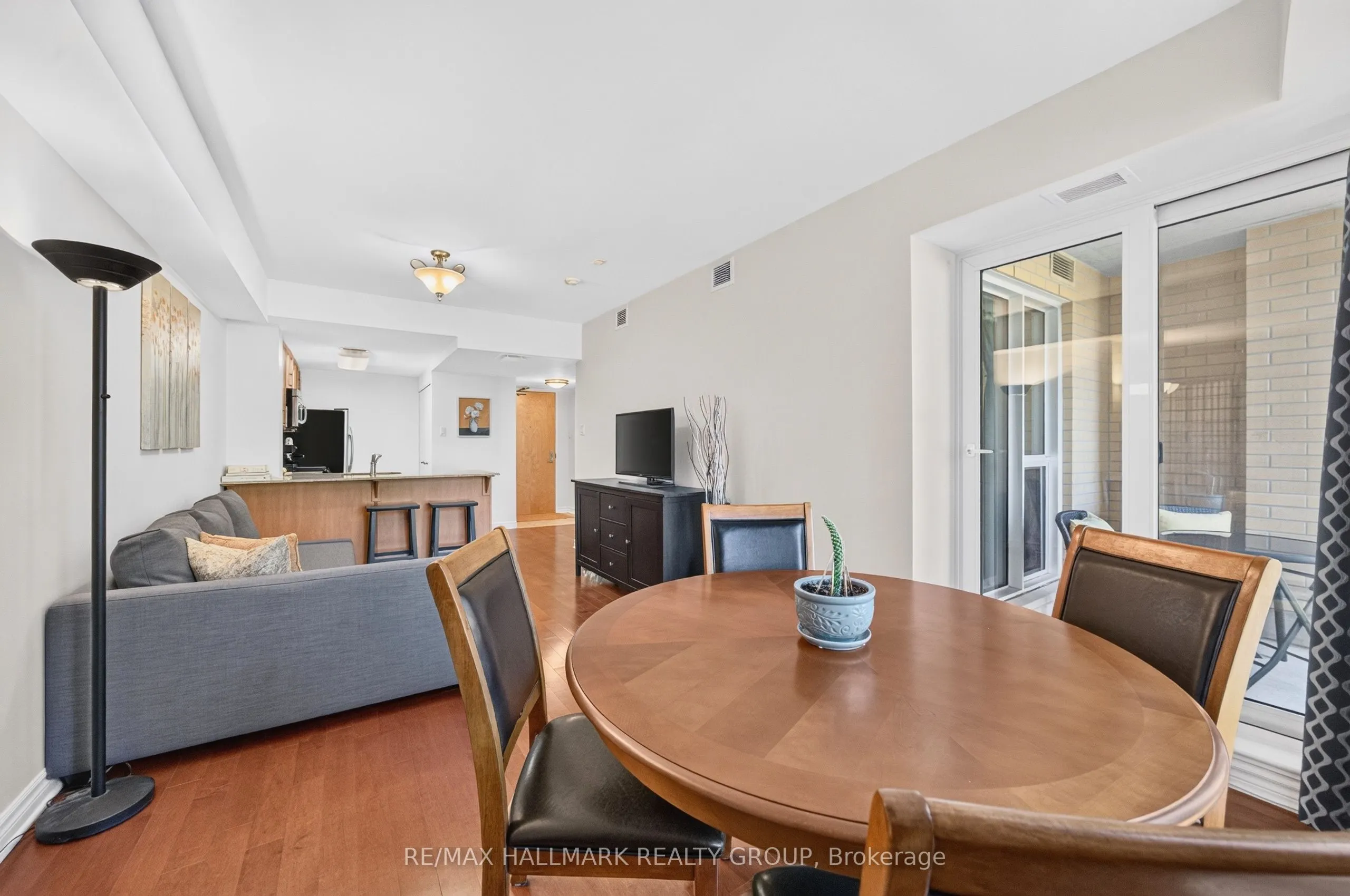 250 Lett Street #320