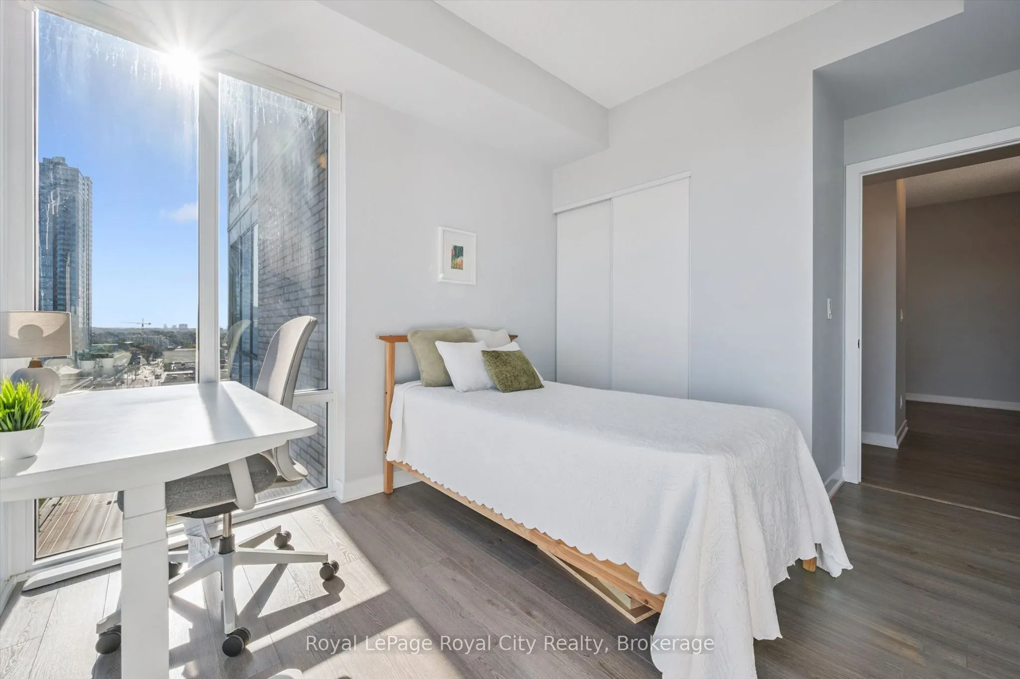 85 Duke Street W #1204